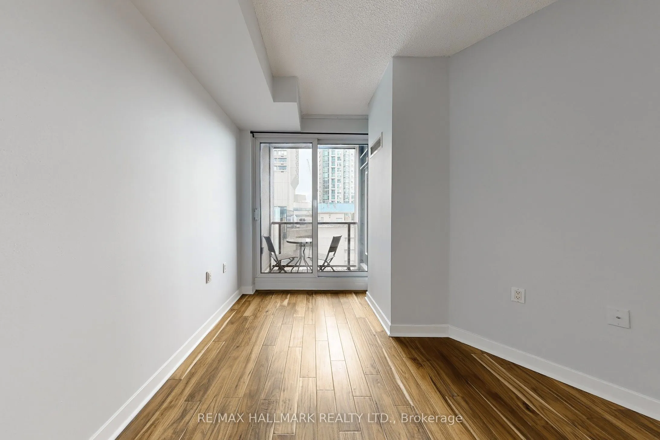 85 Bloor Street E, #1403