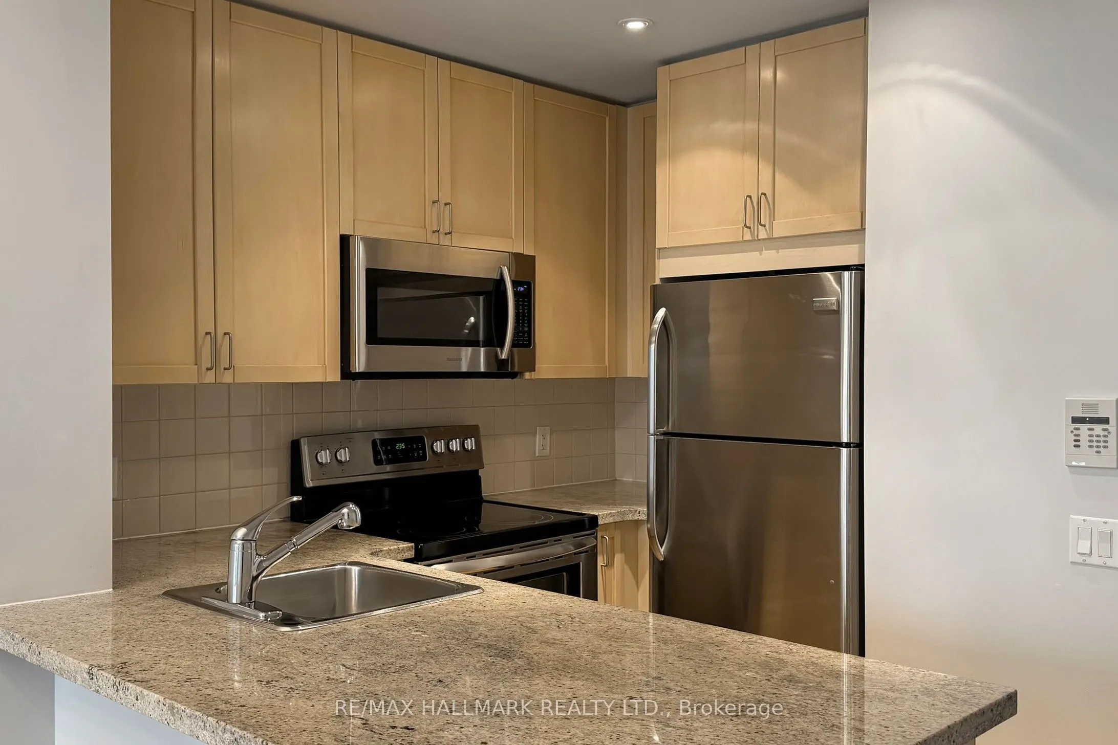 85 Bloor Street E, #1403