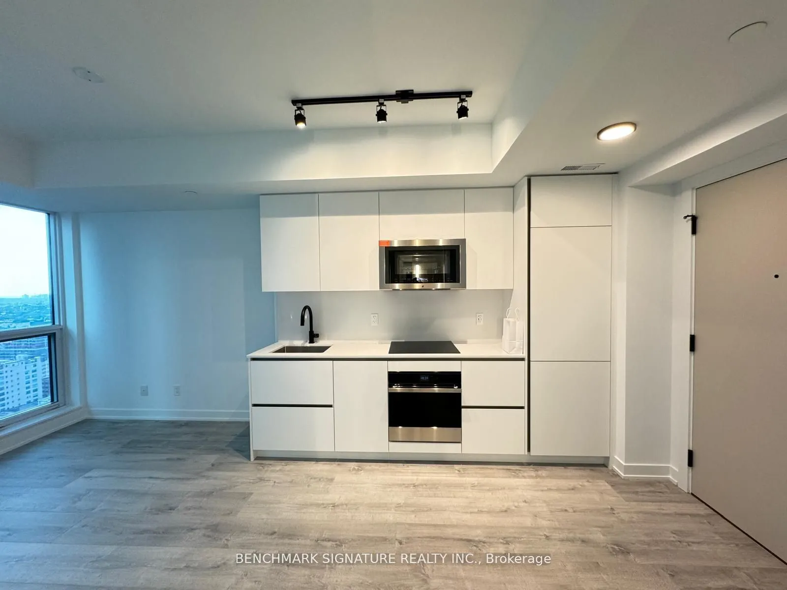 327 King Street W, #2605