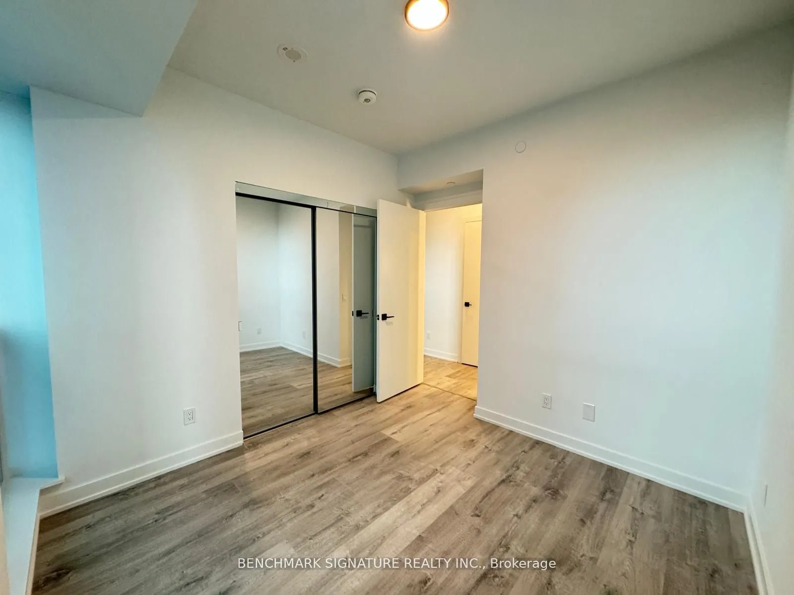 327 King Street W, #2605