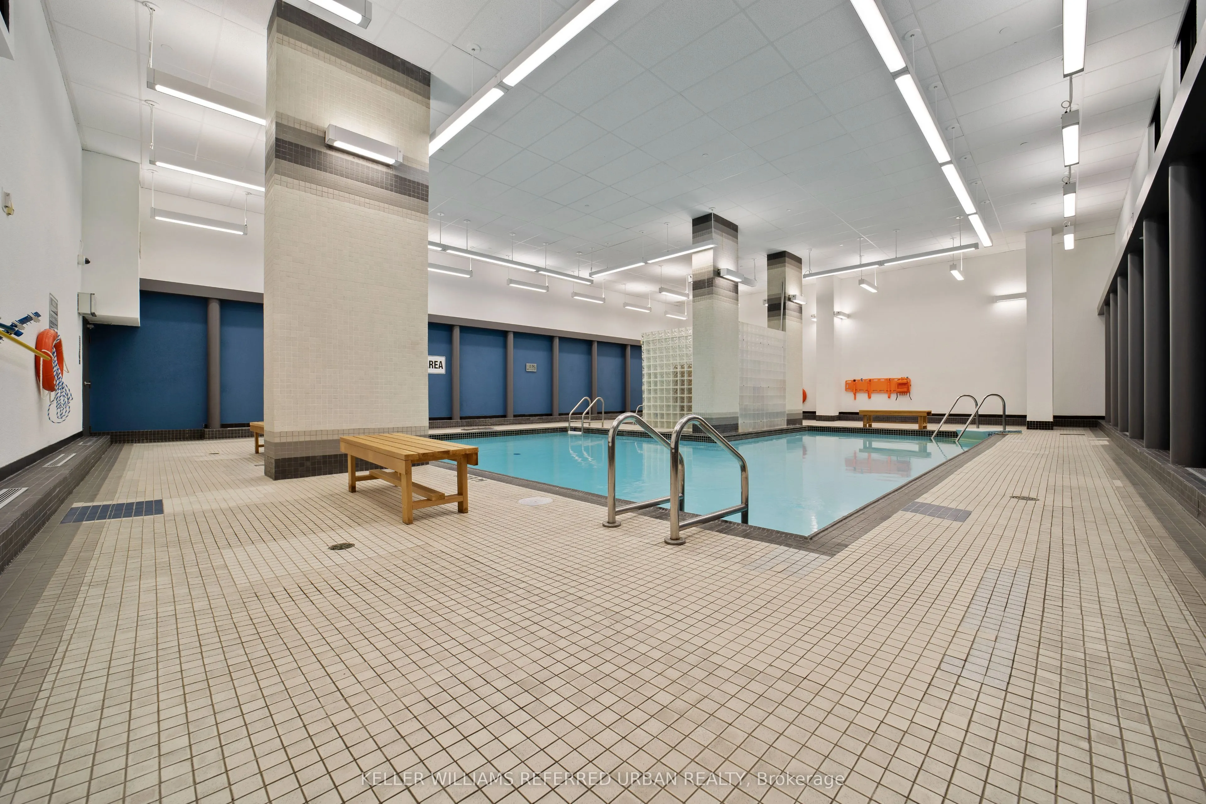 725 King Street W, #404