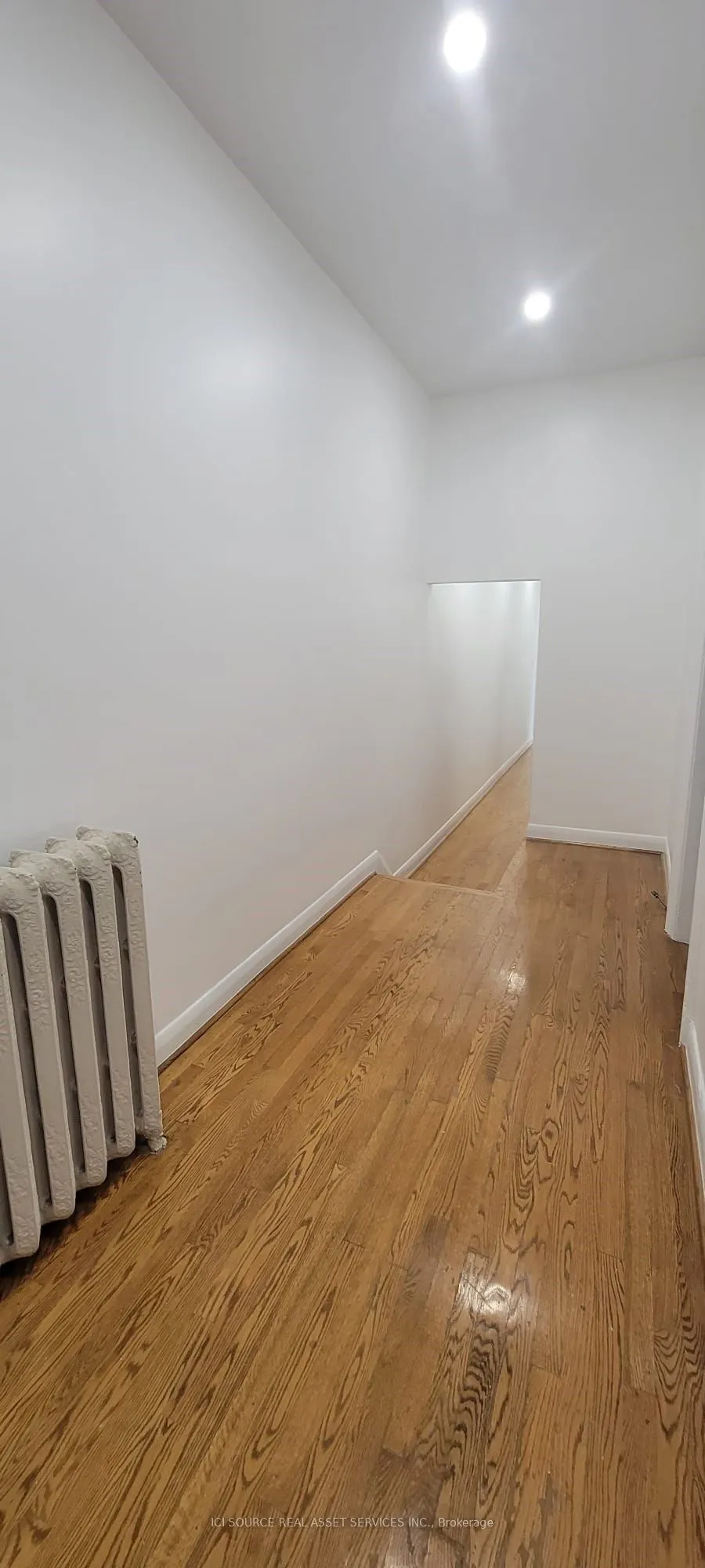 360 Gerrard Street E, #Upper