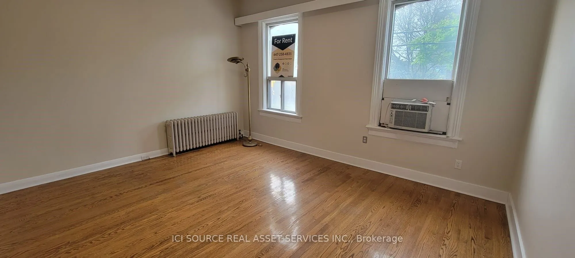 360 Gerrard Street E, #Upper