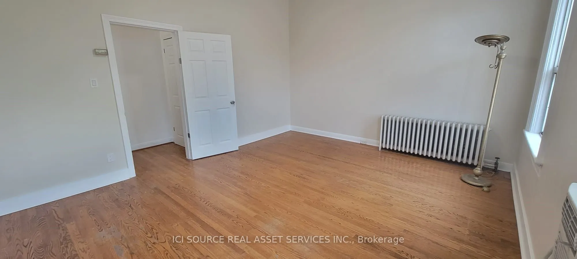 360 Gerrard Street E, #Upper