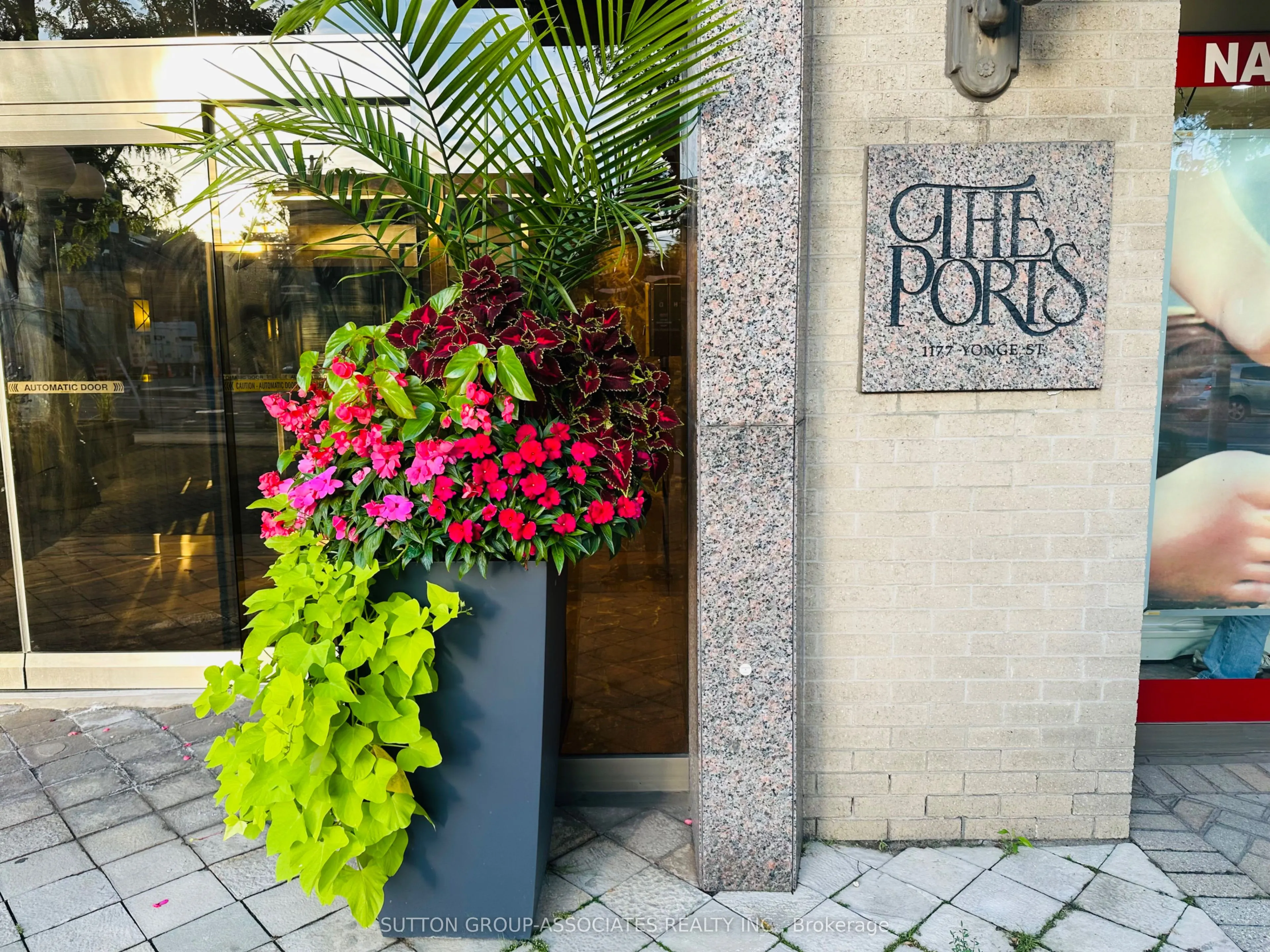 1177 Yonge Street, #401