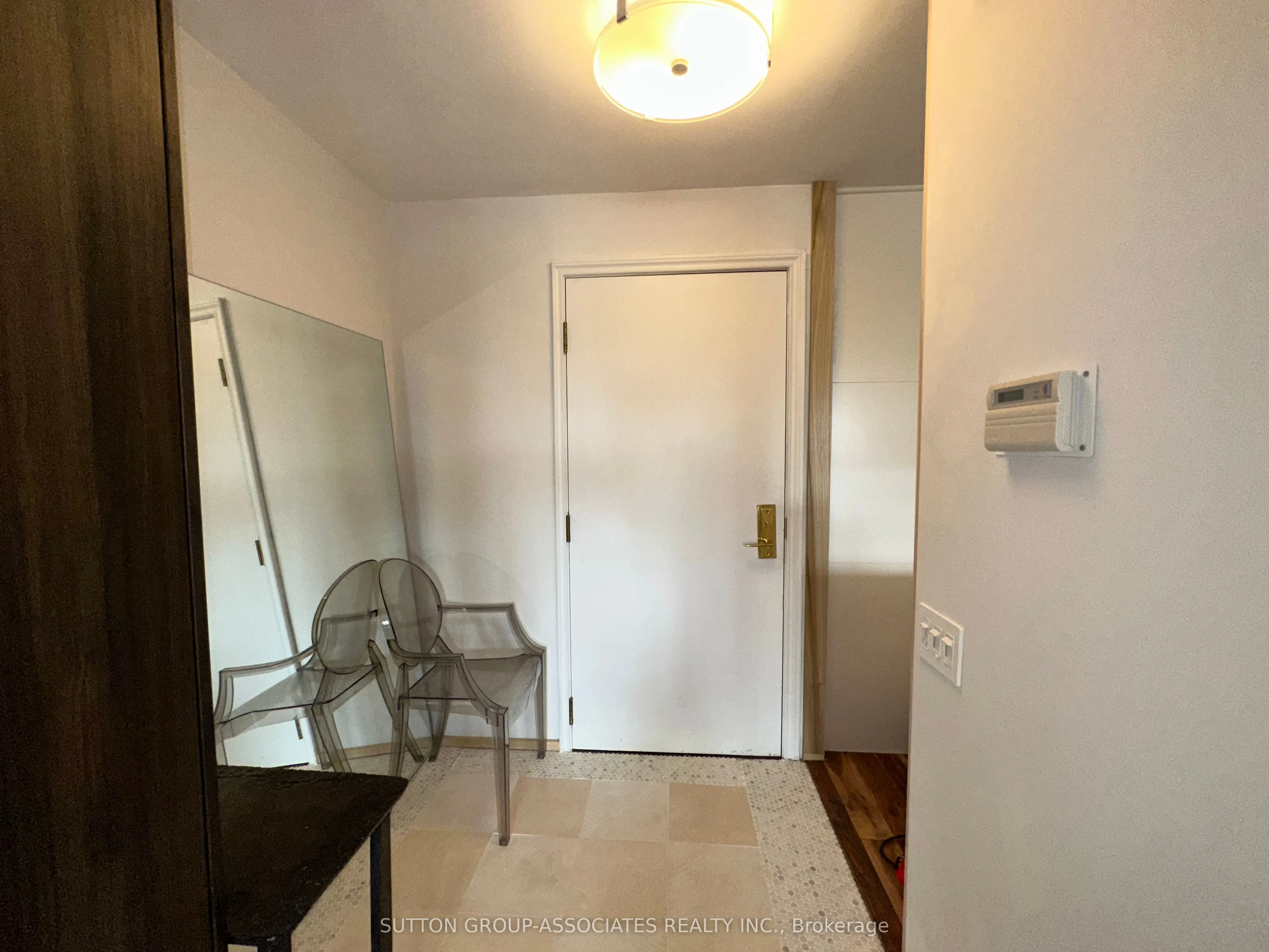 1177 Yonge Street, #401