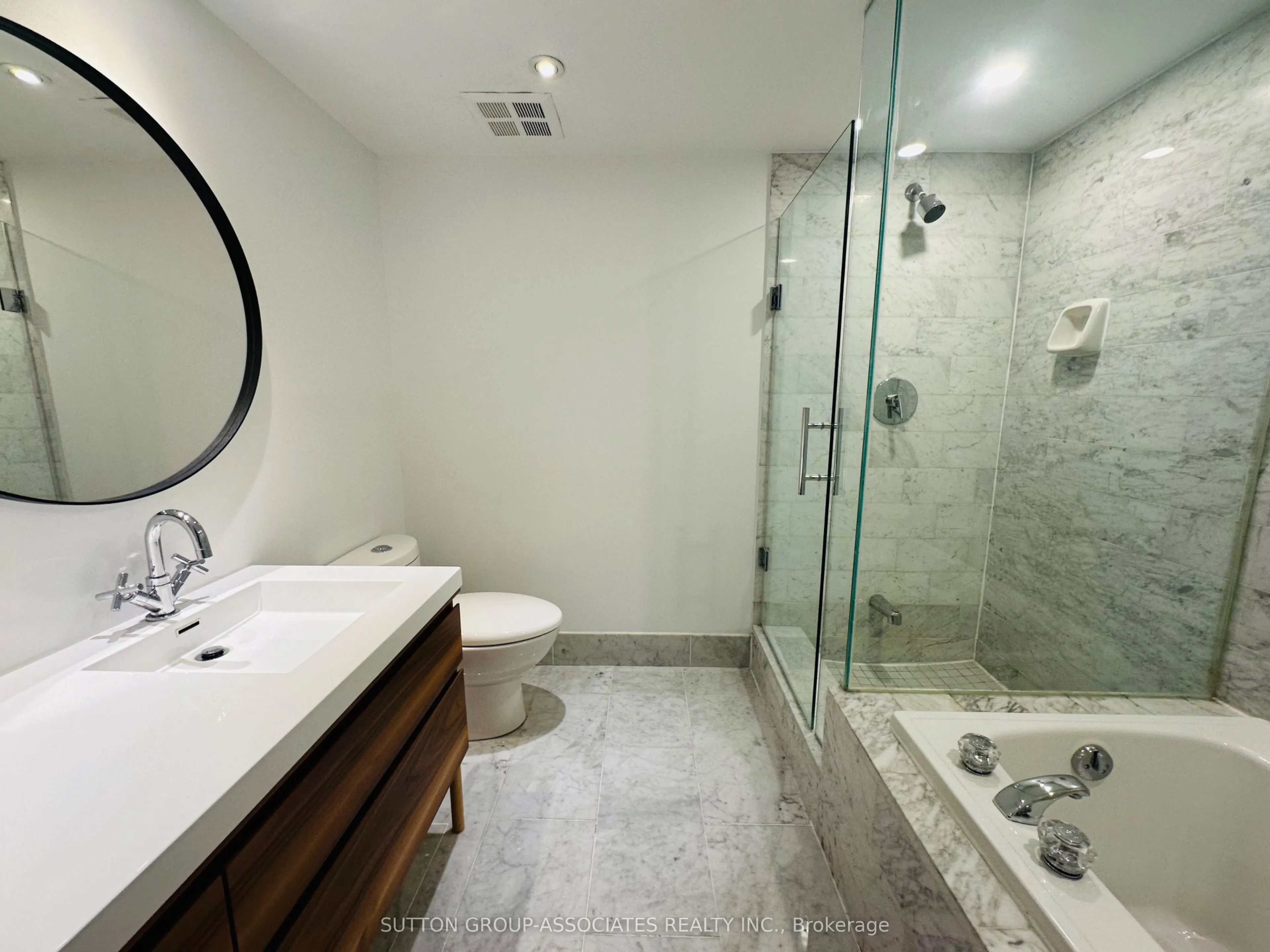 1177 Yonge Street, #401