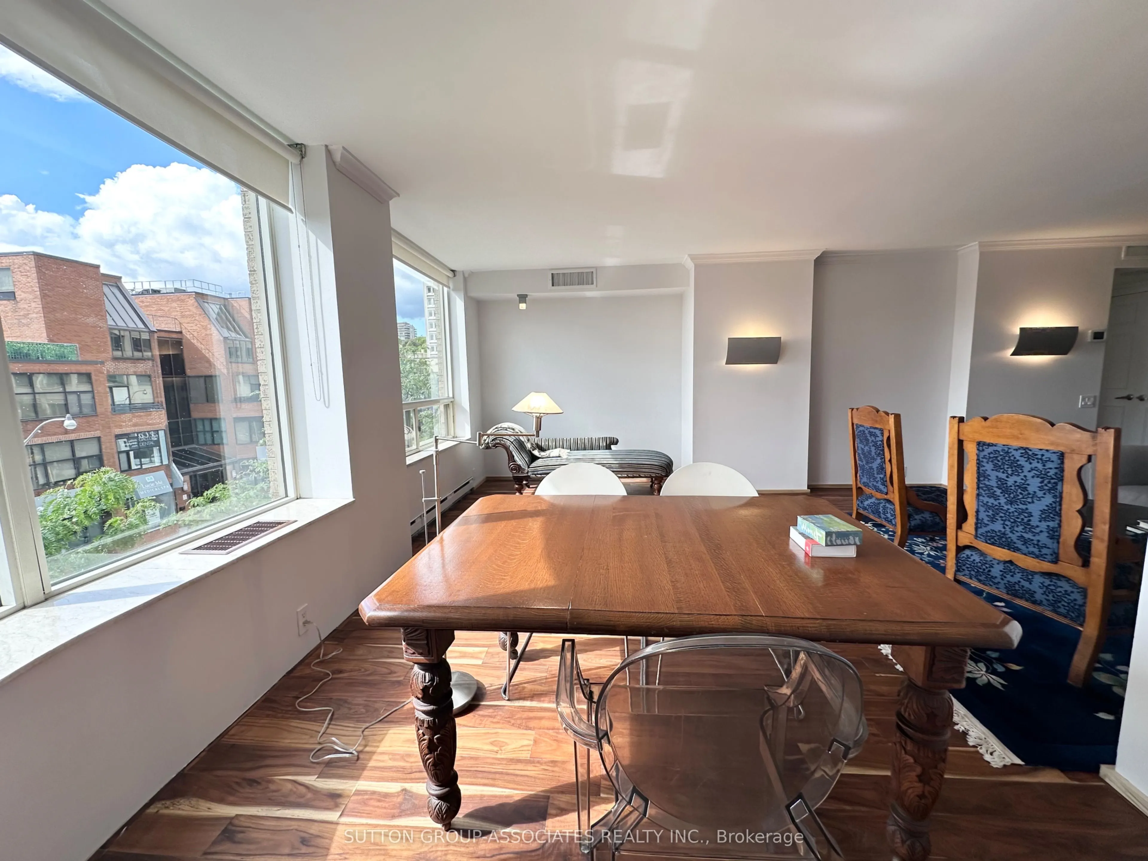 1177 Yonge Street, #401