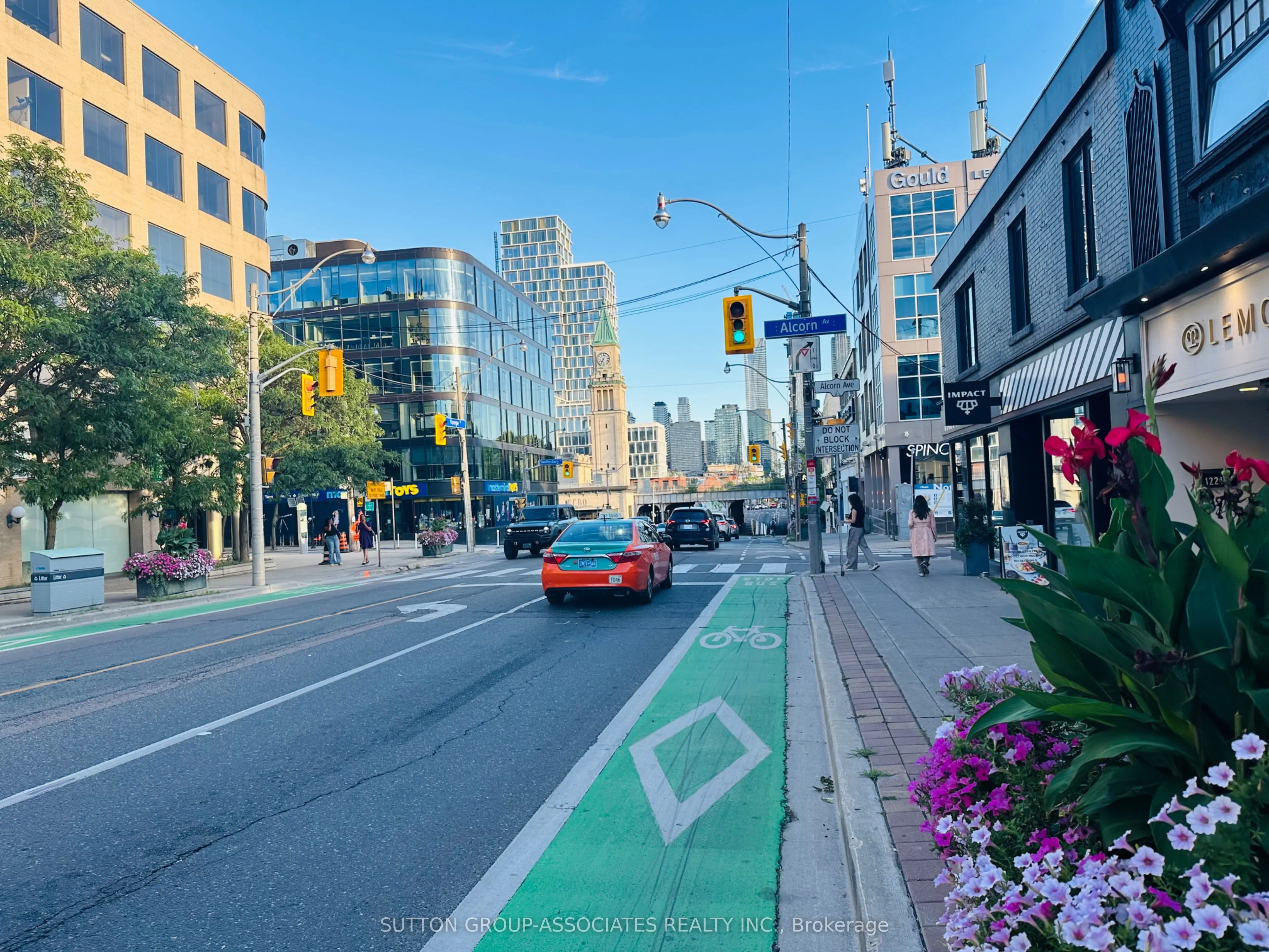 1177 Yonge Street, #401