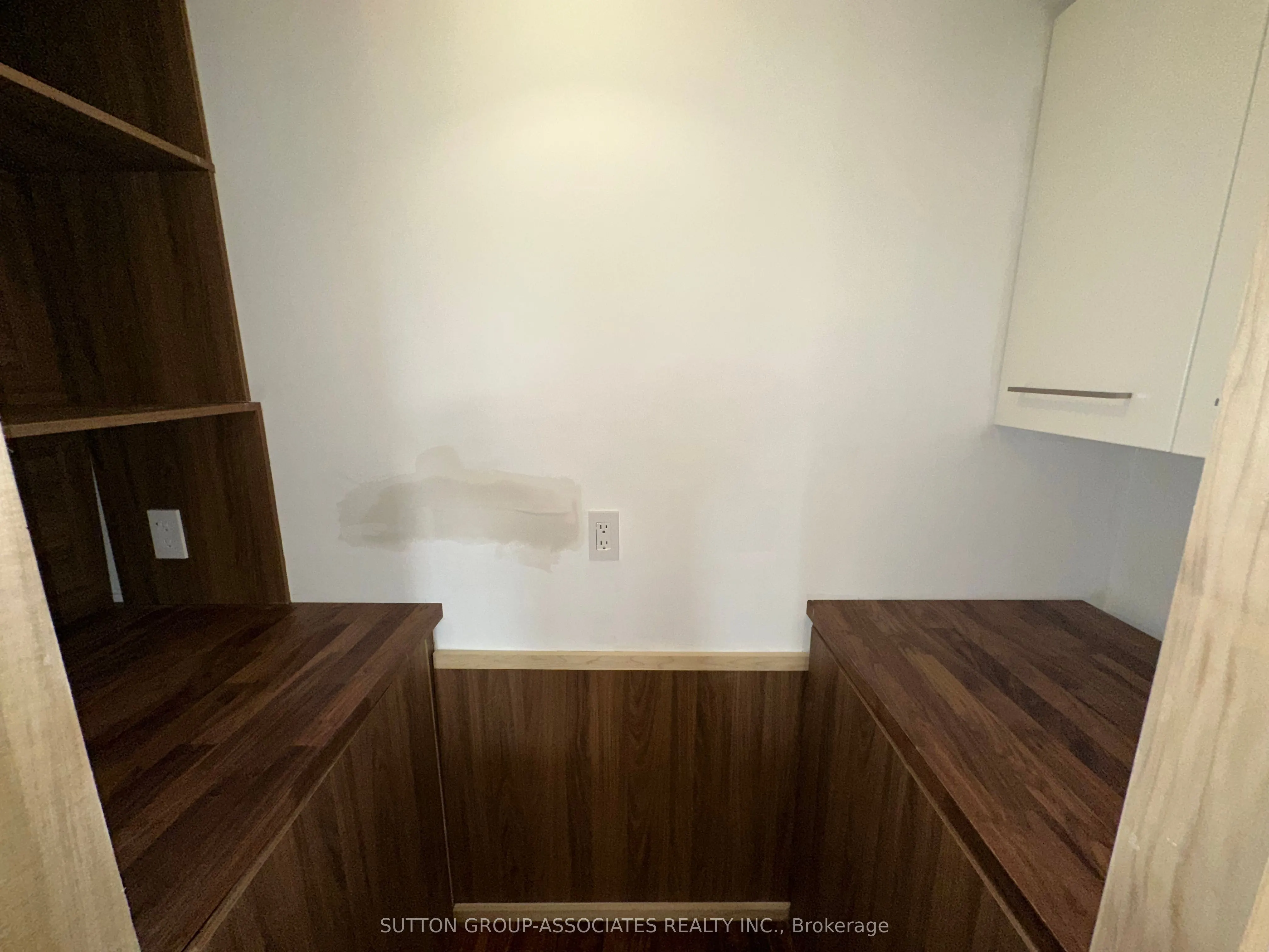 1177 Yonge Street, #401