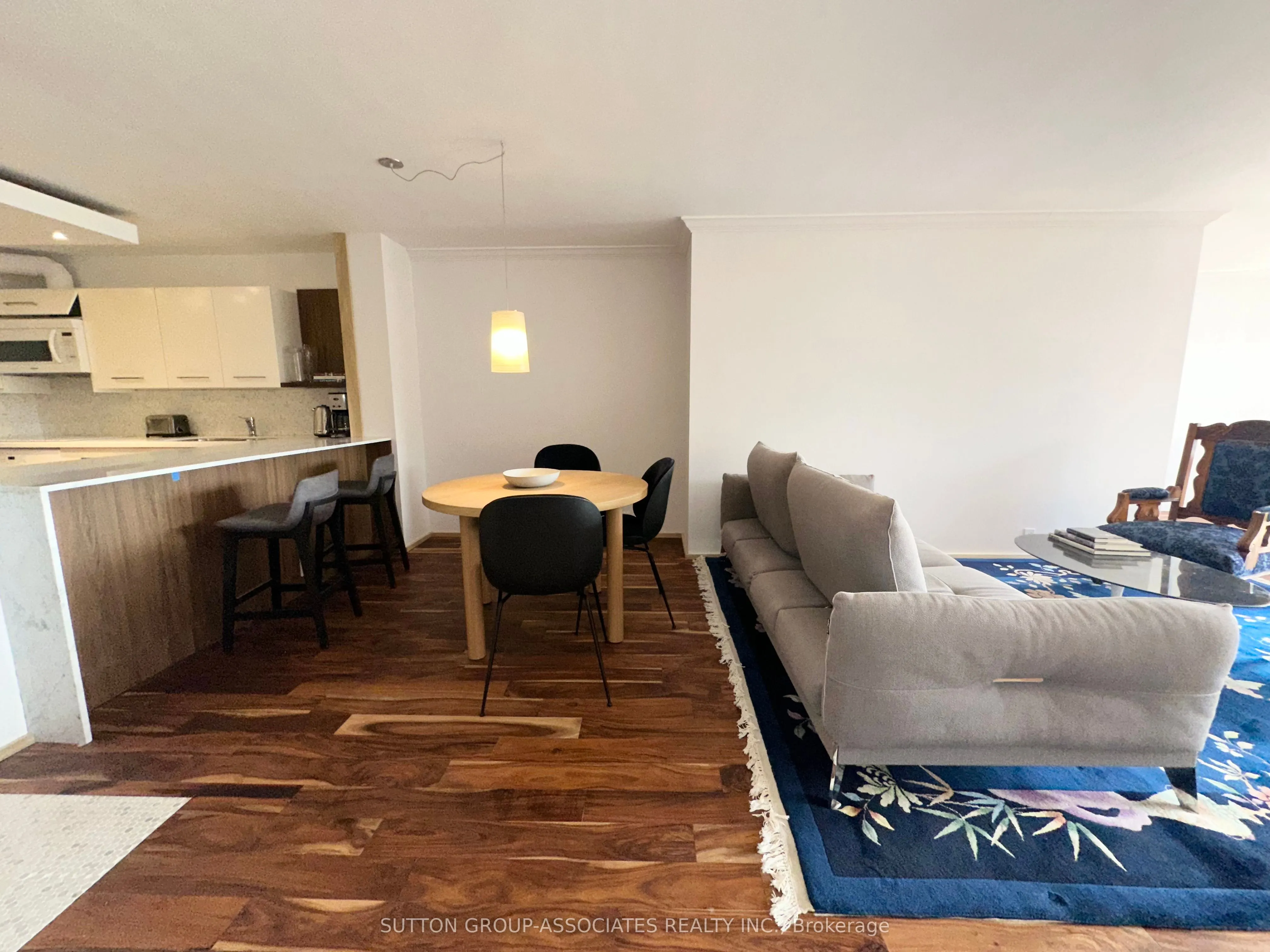 1177 Yonge Street, #401