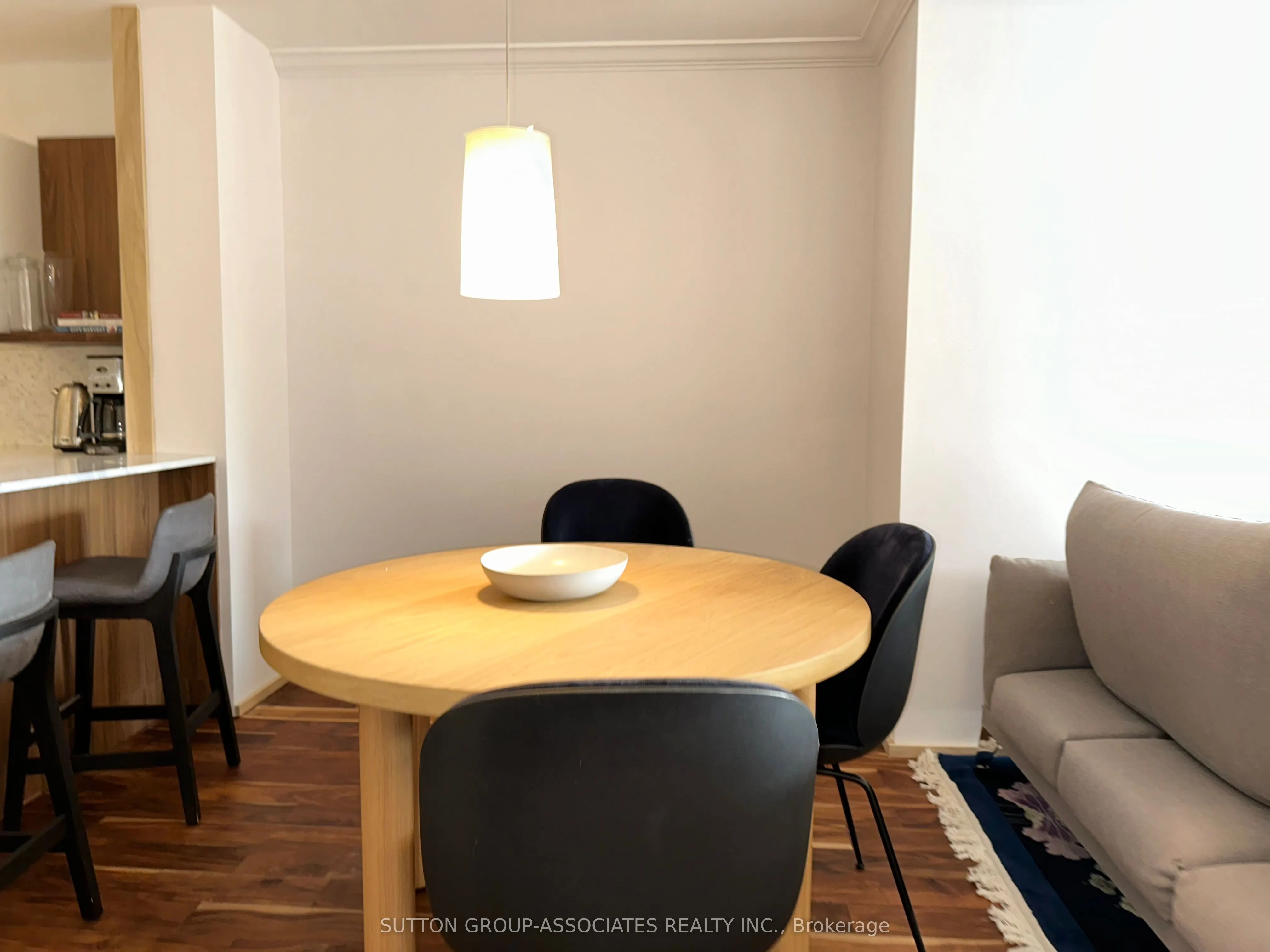 1177 Yonge Street, #401