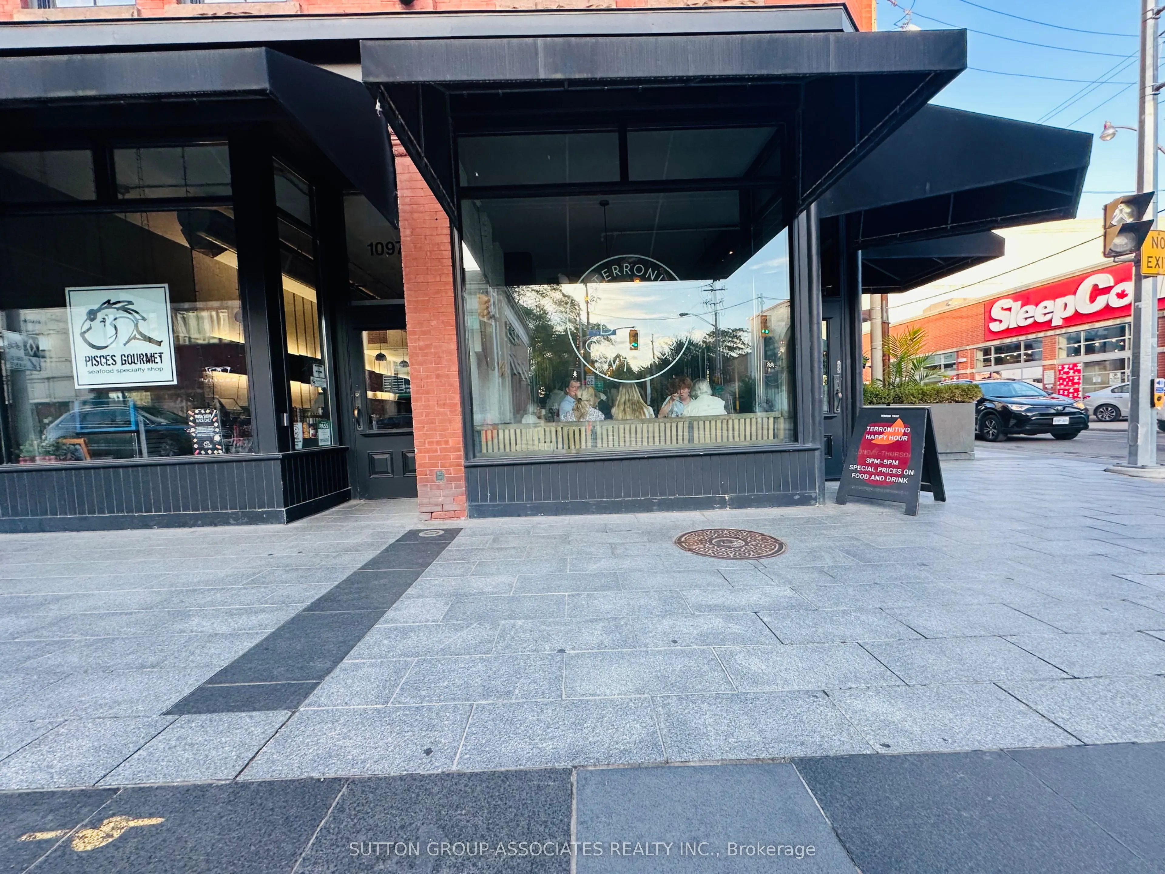 1177 Yonge Street, #401