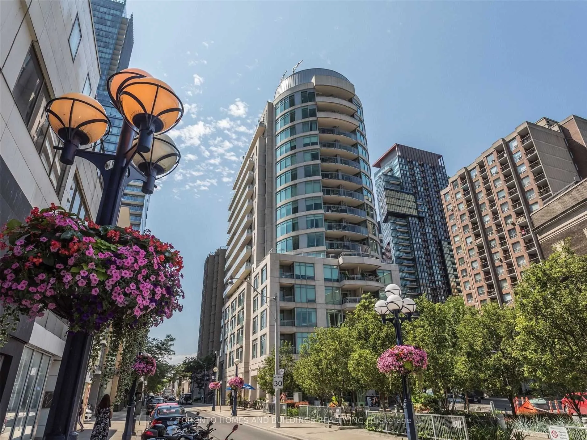 8 Scollard Street, #1007
