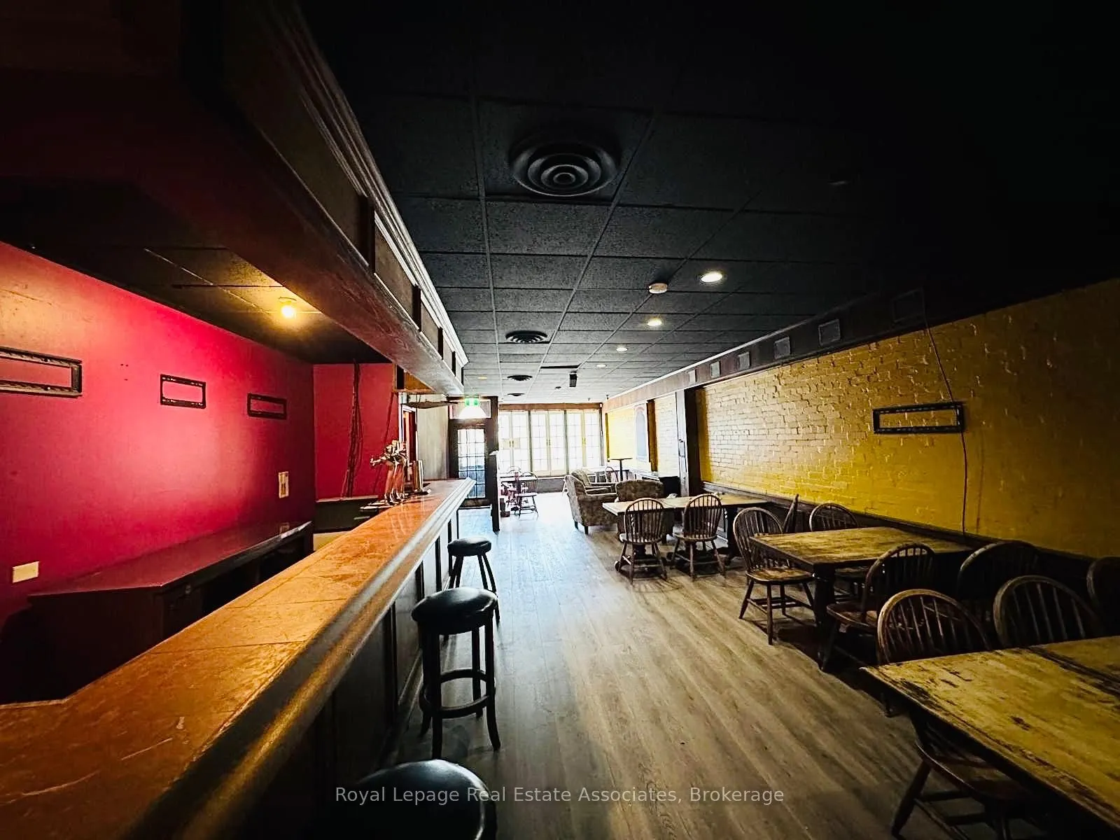 286 Eglinton Avenue W, #Main Level
