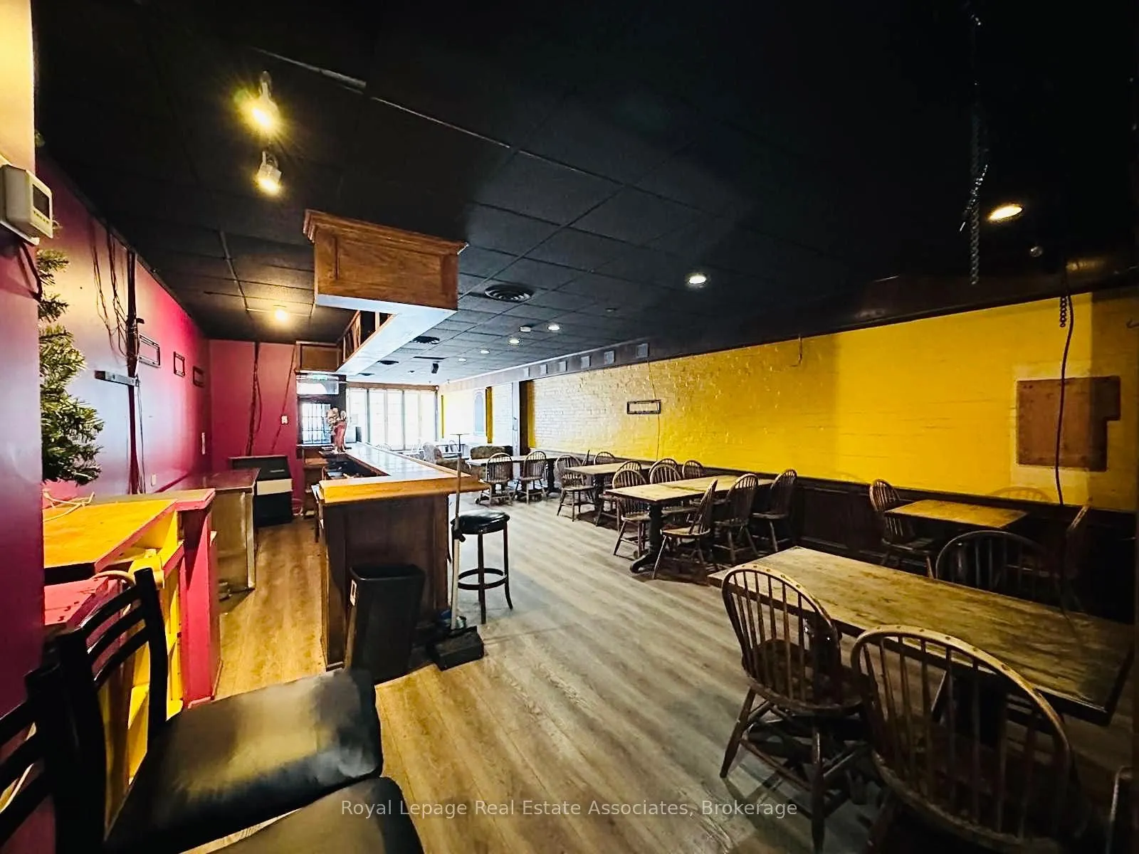 286 Eglinton Avenue W, #Main Level