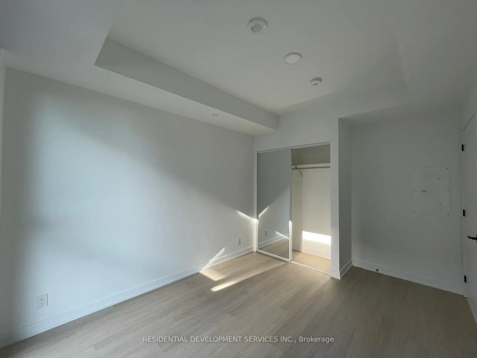 699 Sheppard Avenue E, #610