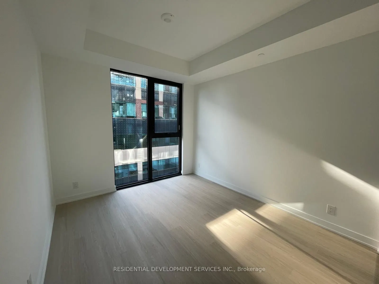 699 Sheppard Avenue E, #610