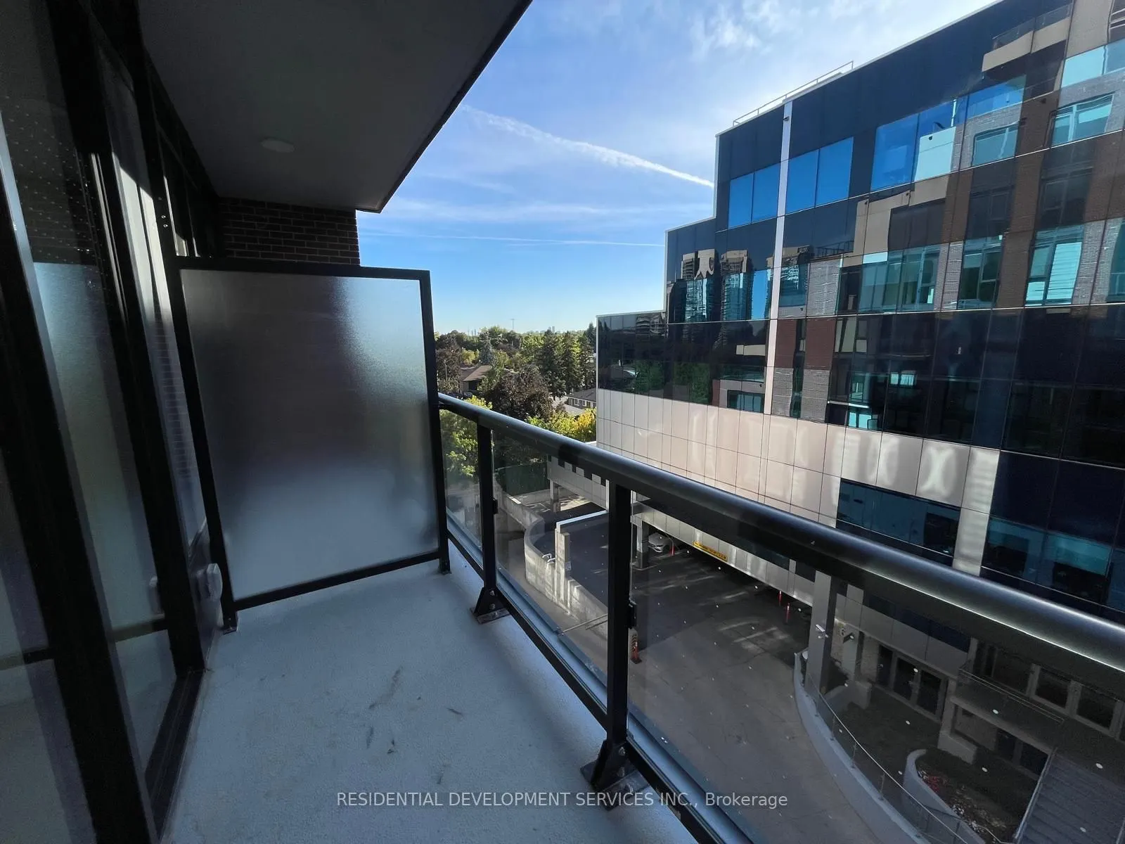 699 Sheppard Avenue E, #610
