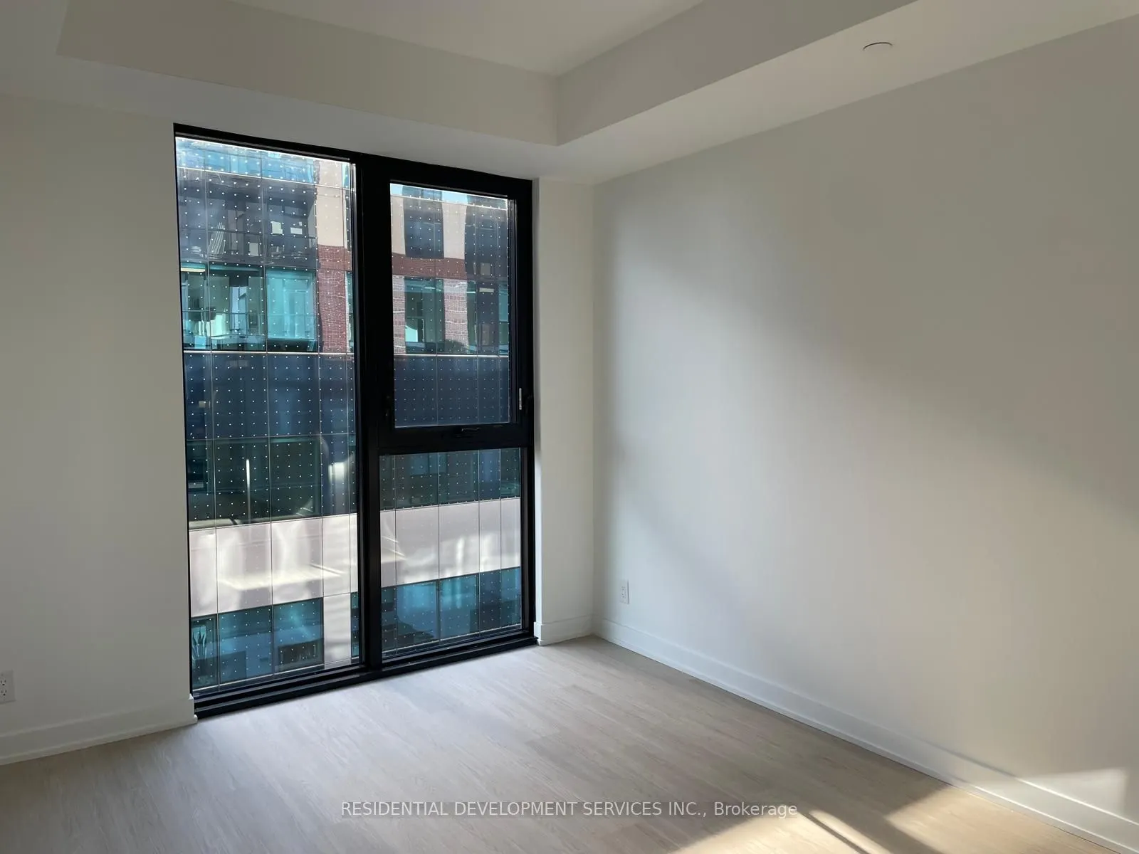 699 Sheppard Avenue E, #610