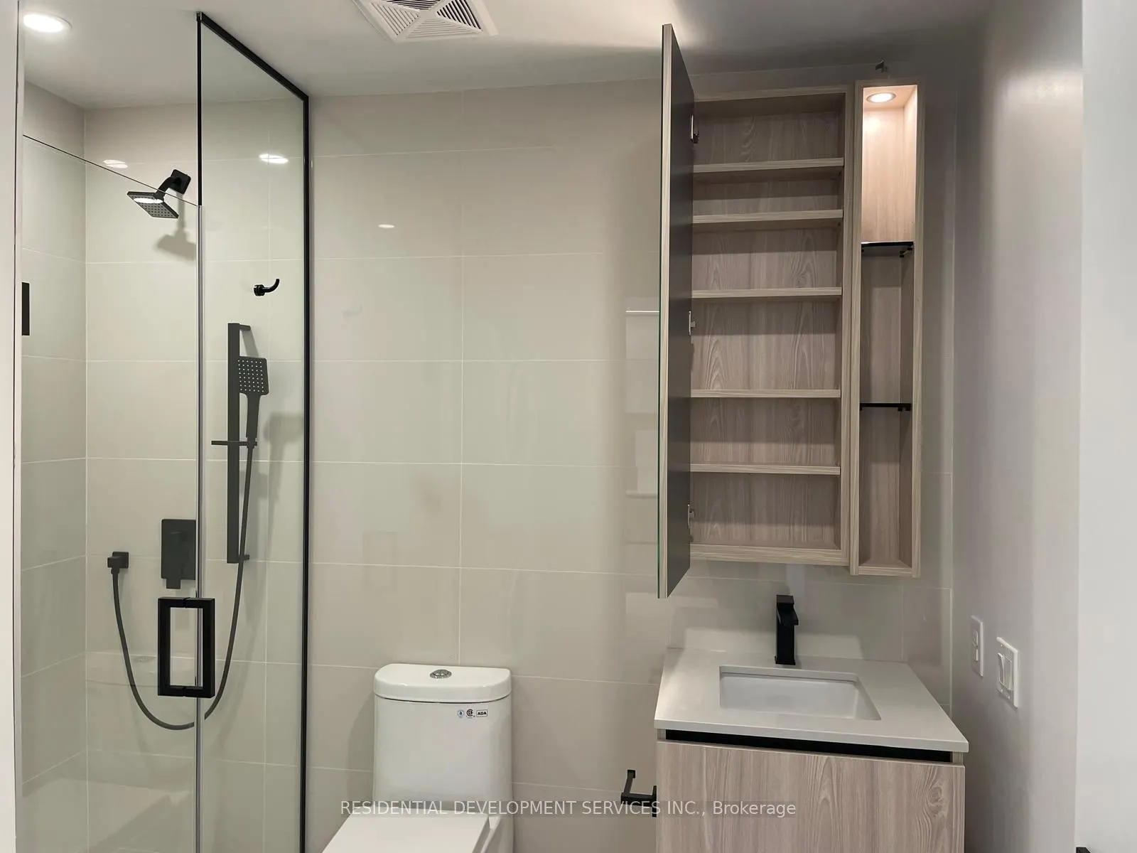 699 Sheppard Avenue E, #610