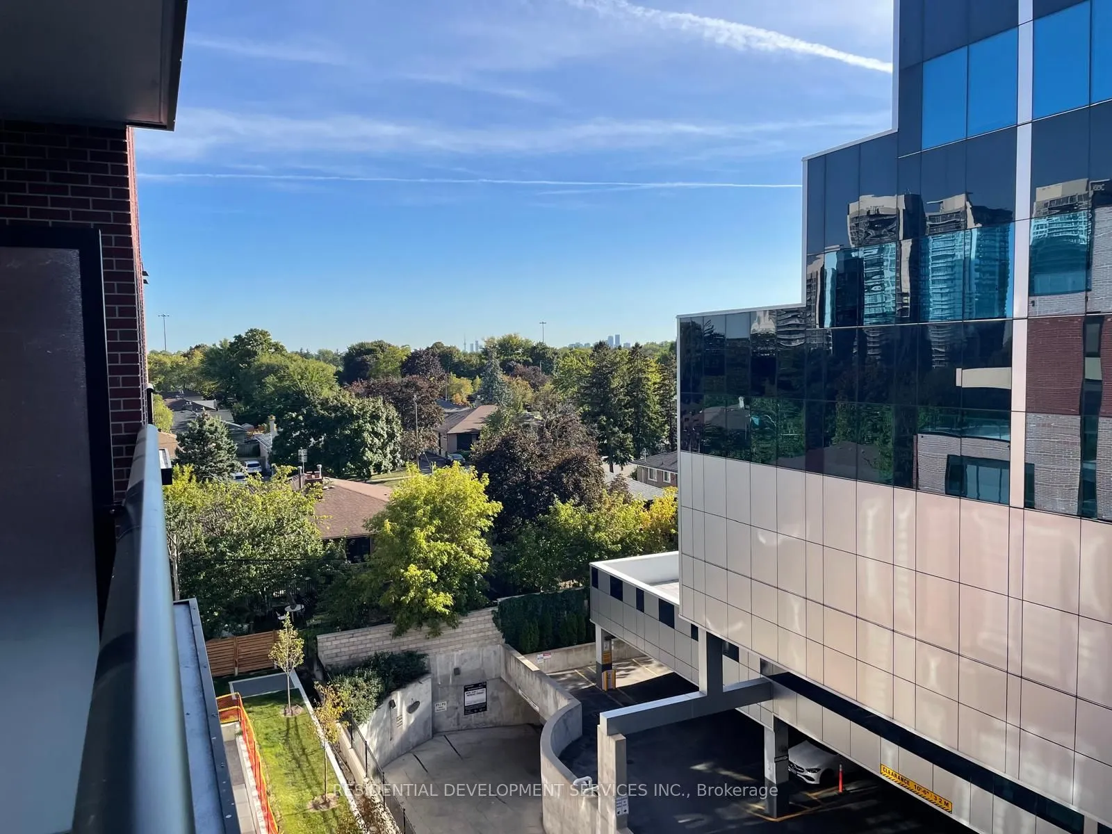699 Sheppard Avenue E, #610