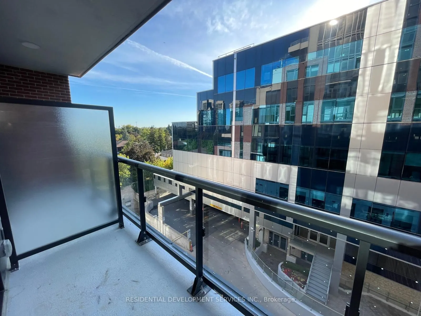 699 Sheppard Avenue E, #610