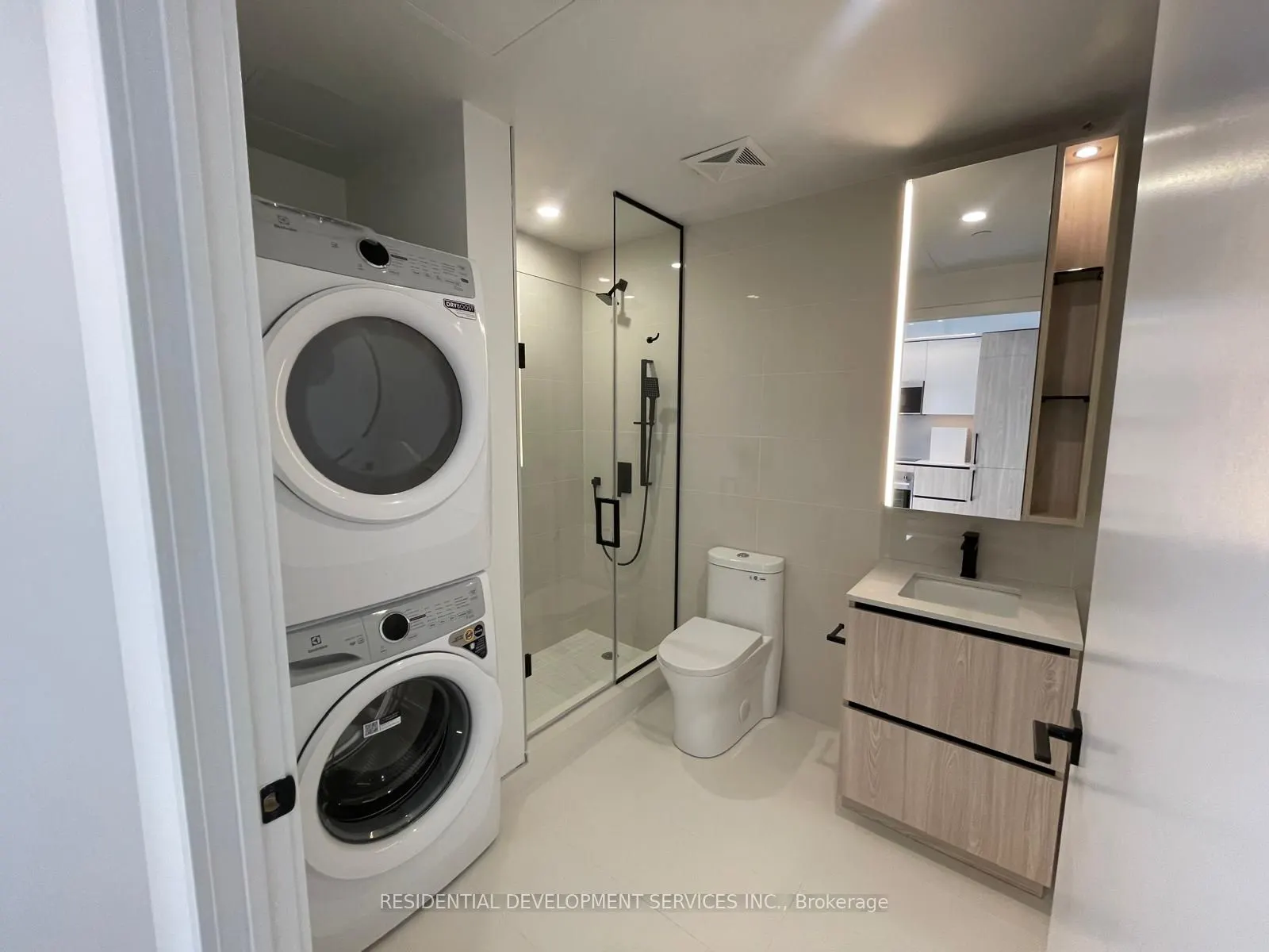 699 Sheppard Avenue E, #610