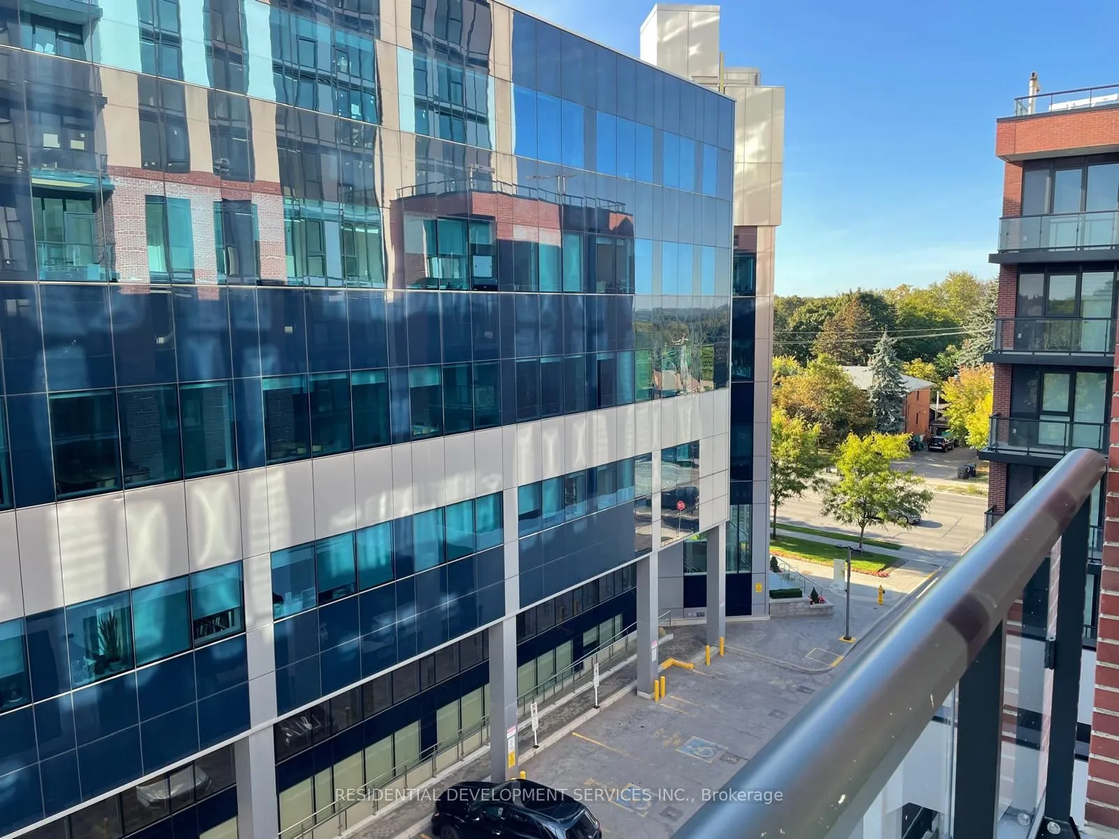 699 Sheppard Avenue E, #610