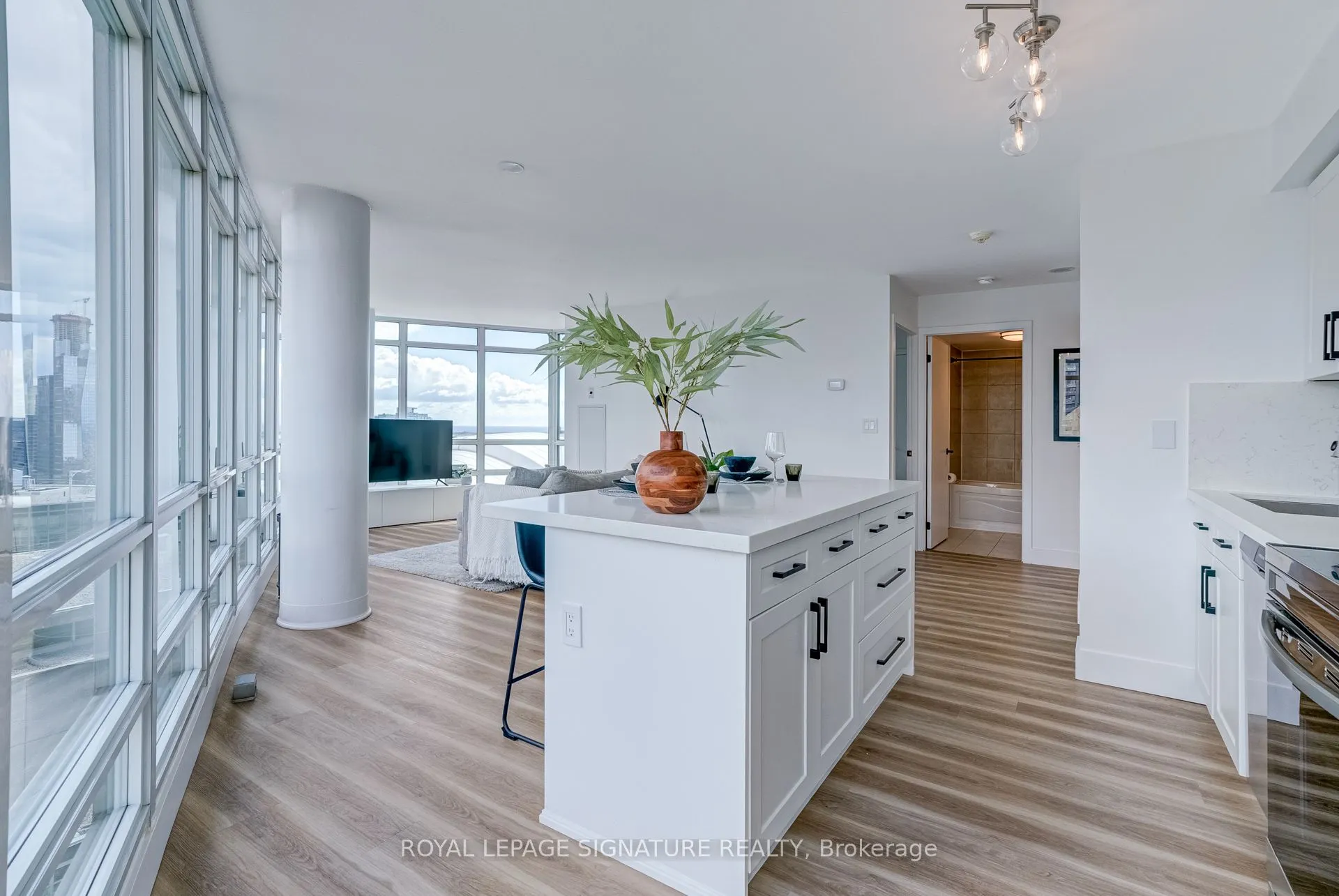 397 Front Street W, #3909