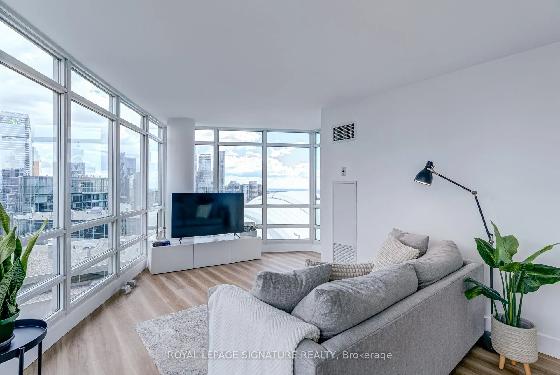 397 Front Street W, #3909