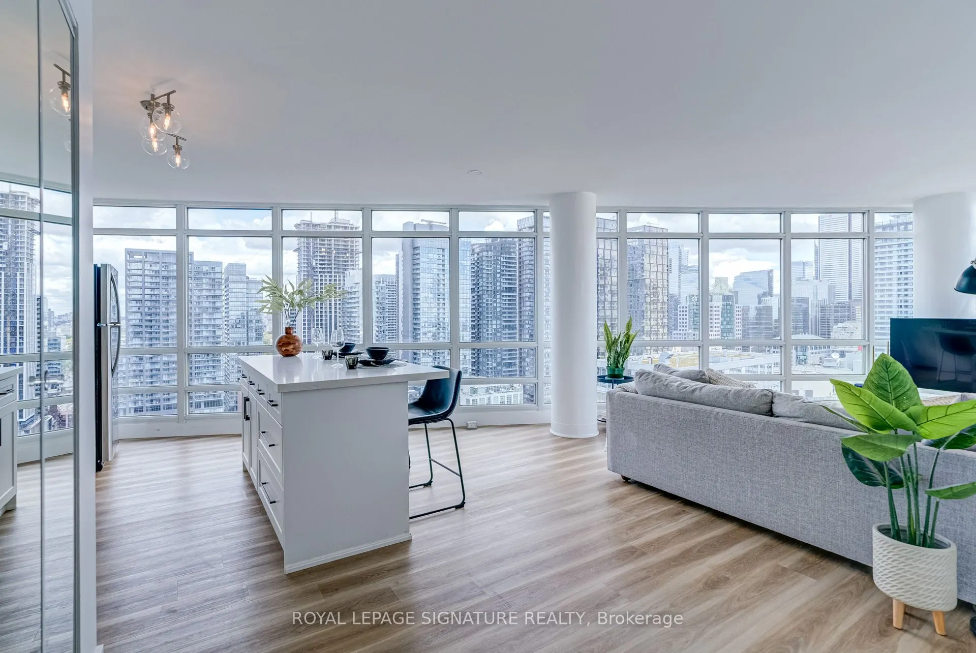 397 Front Street W, #3909