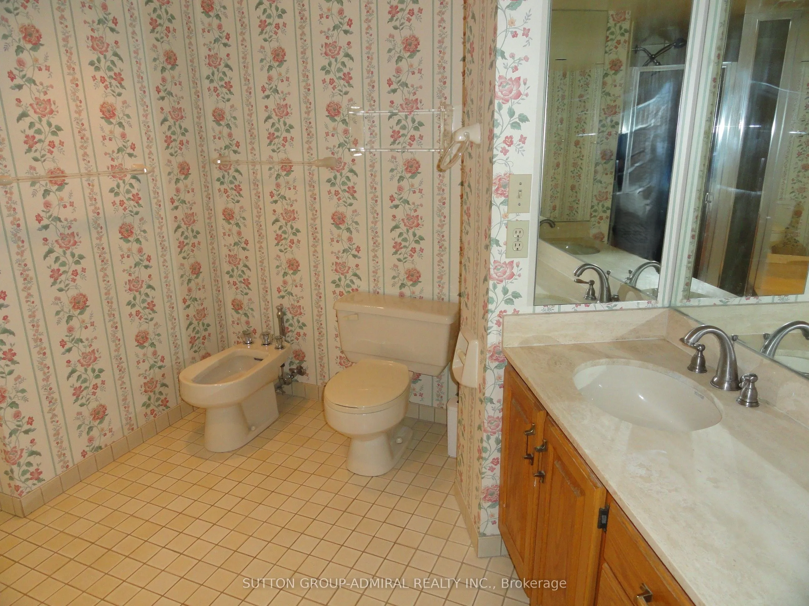 85 Skymark Drive, #801
