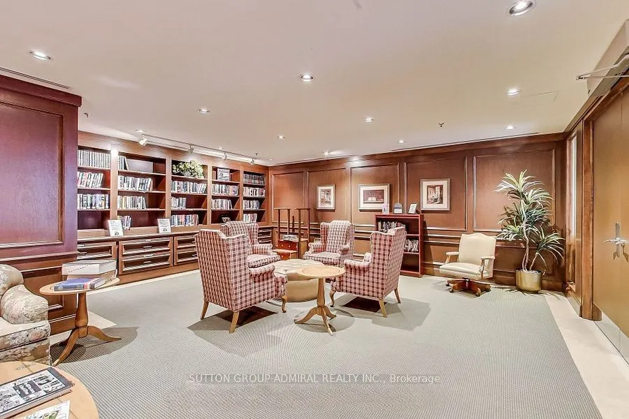 85 Skymark Drive, #801