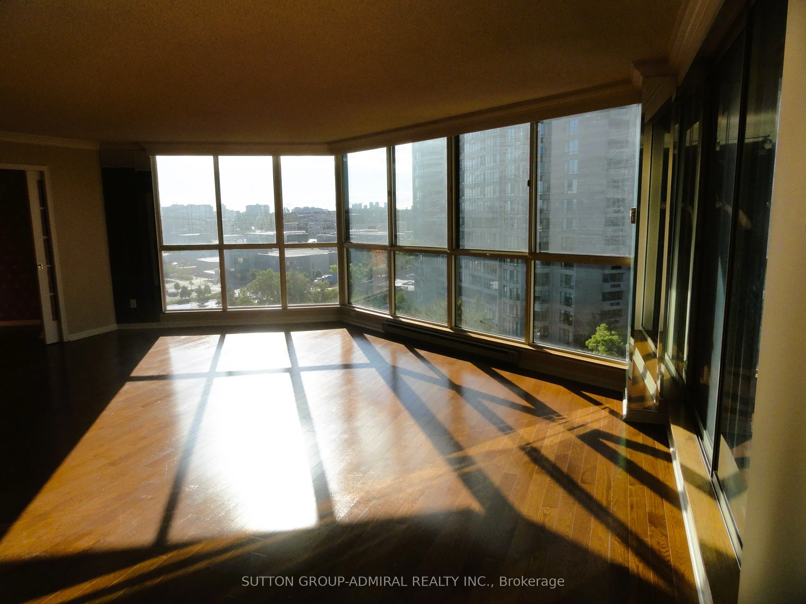 85 Skymark Drive, #801