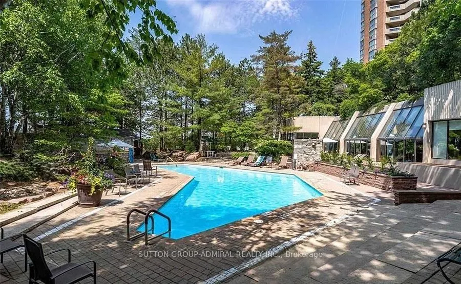 85 Skymark Drive, #801