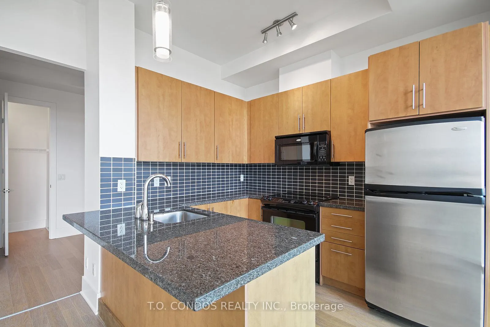 120 Homewood Avenue, #523