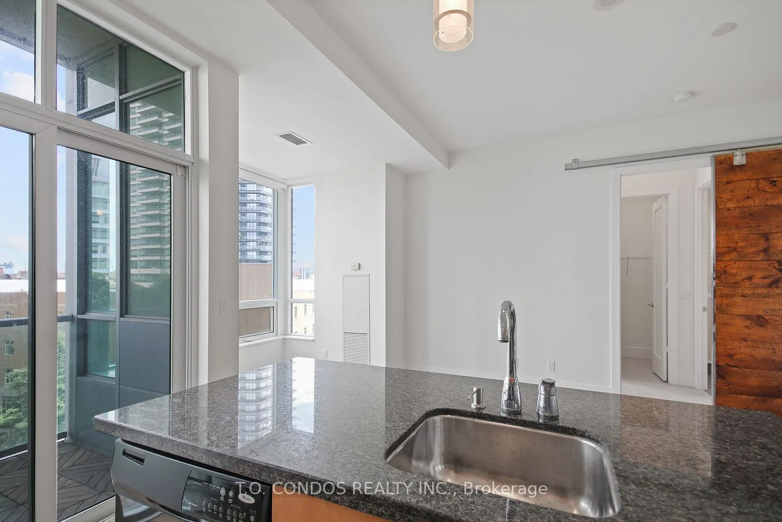 120 Homewood Avenue, #523