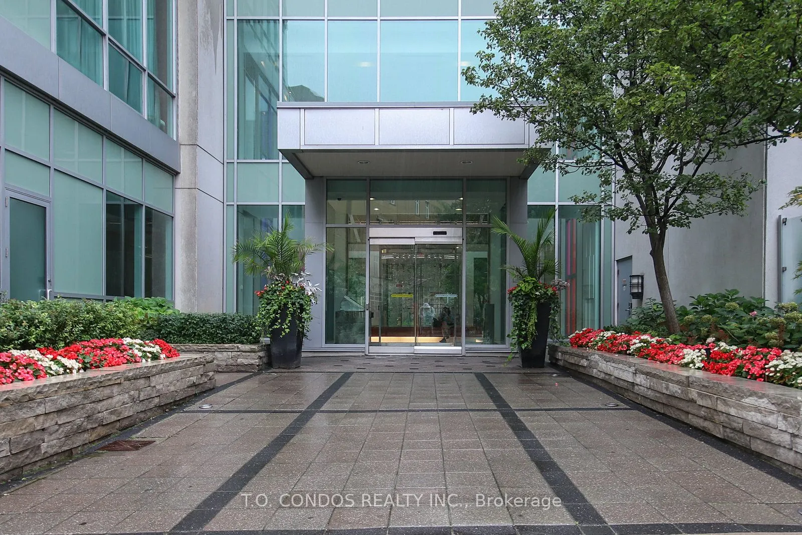 120 Homewood Avenue, #523