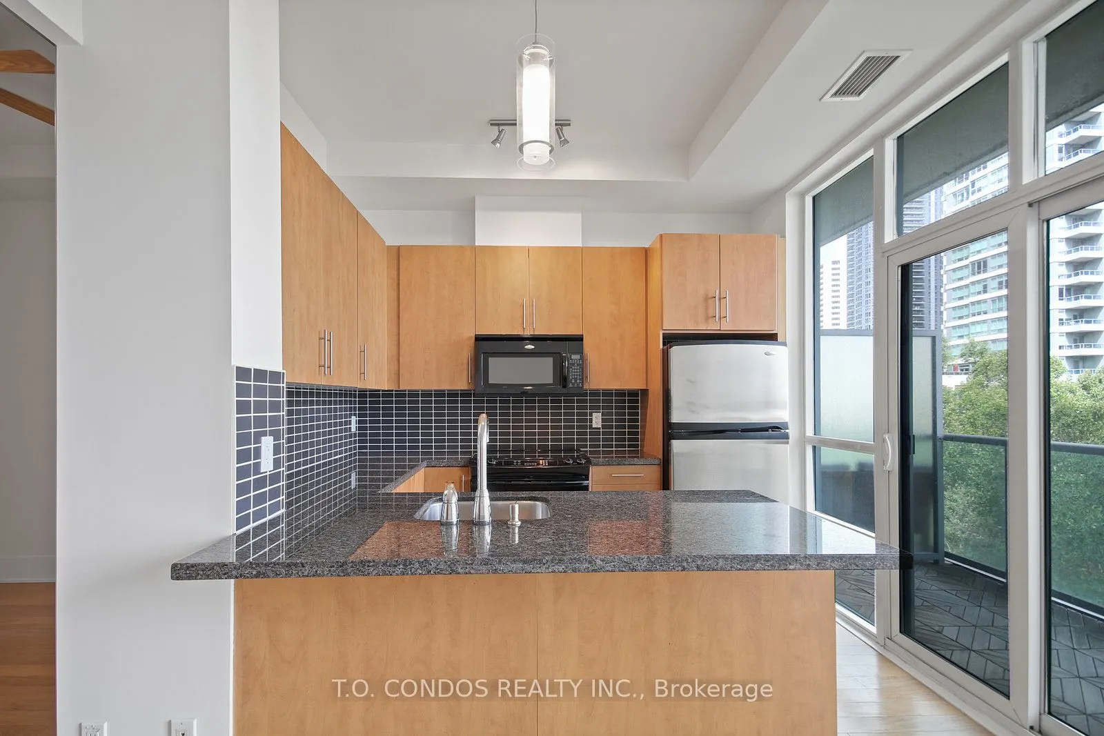 120 Homewood Avenue, #523