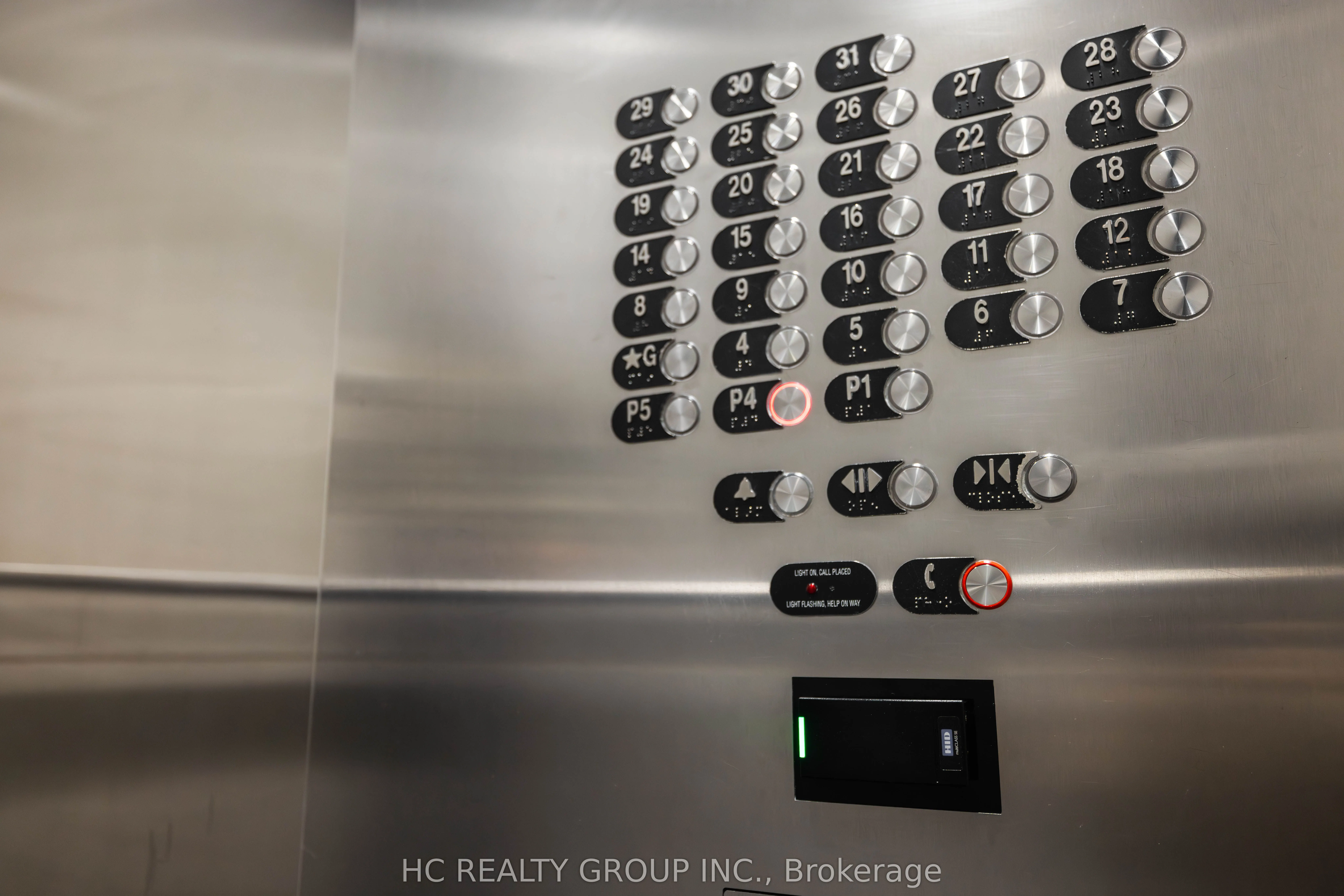 386 Yonge Street, #819