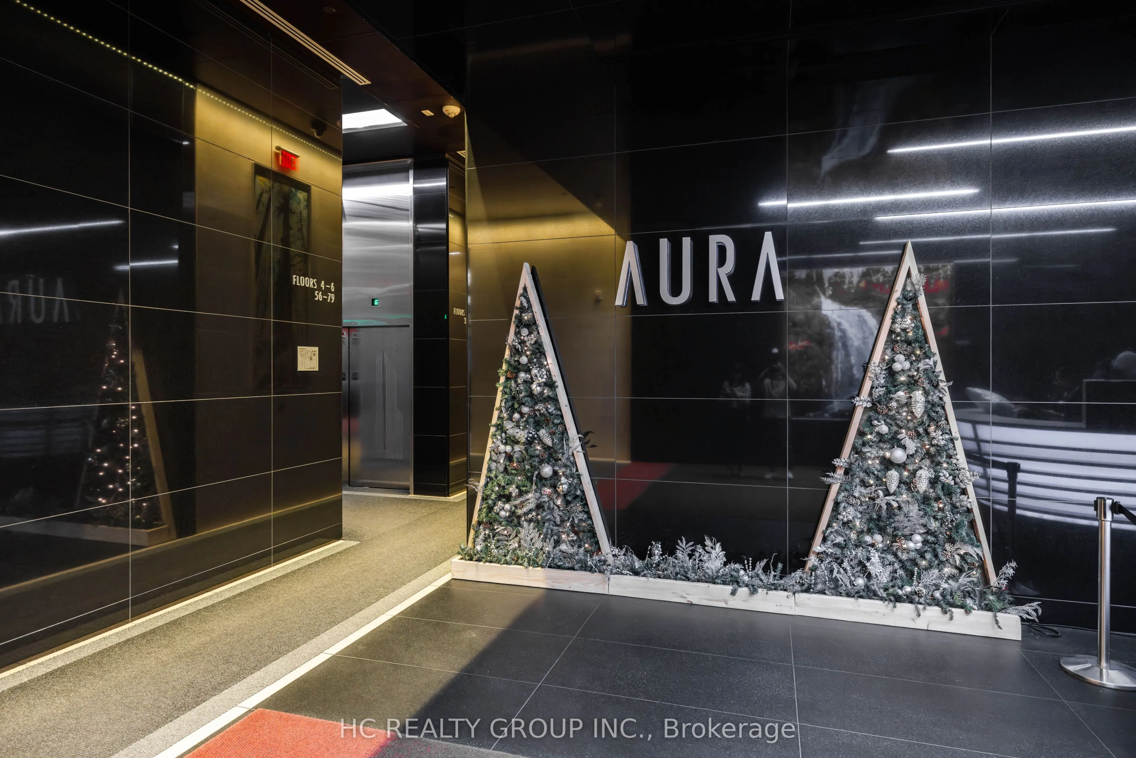 386 Yonge Street, #819