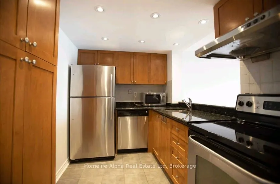 725 King Street W, #604