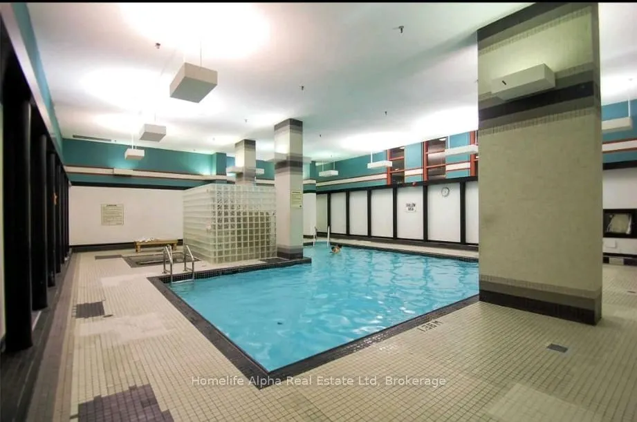 725 King Street W, #604