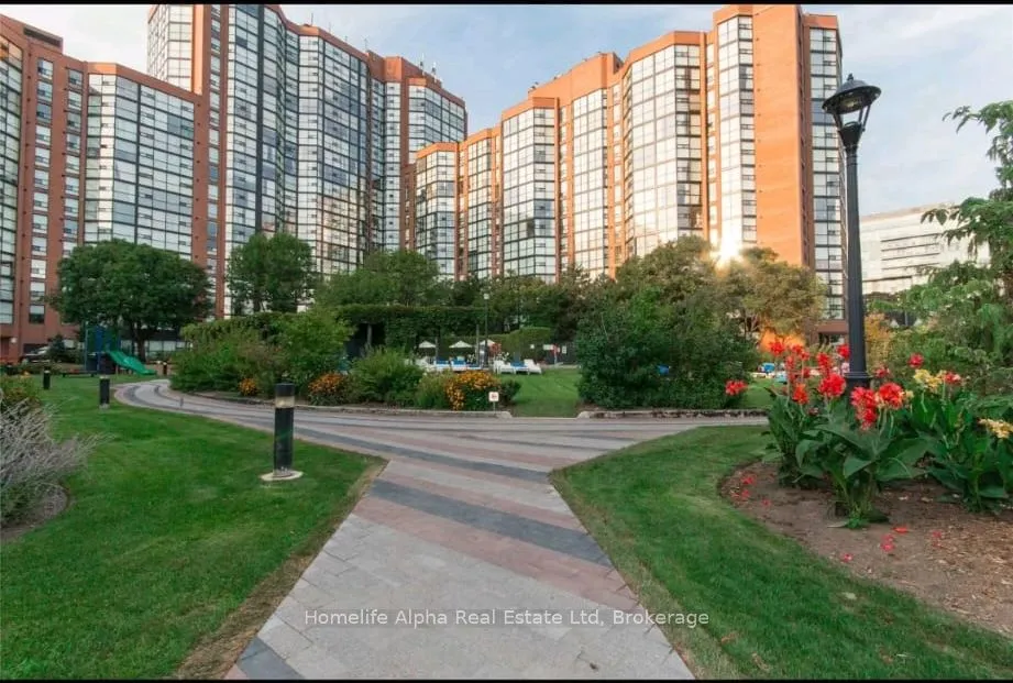 725 King Street W, #604