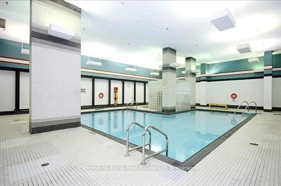 725 King Street W, #604