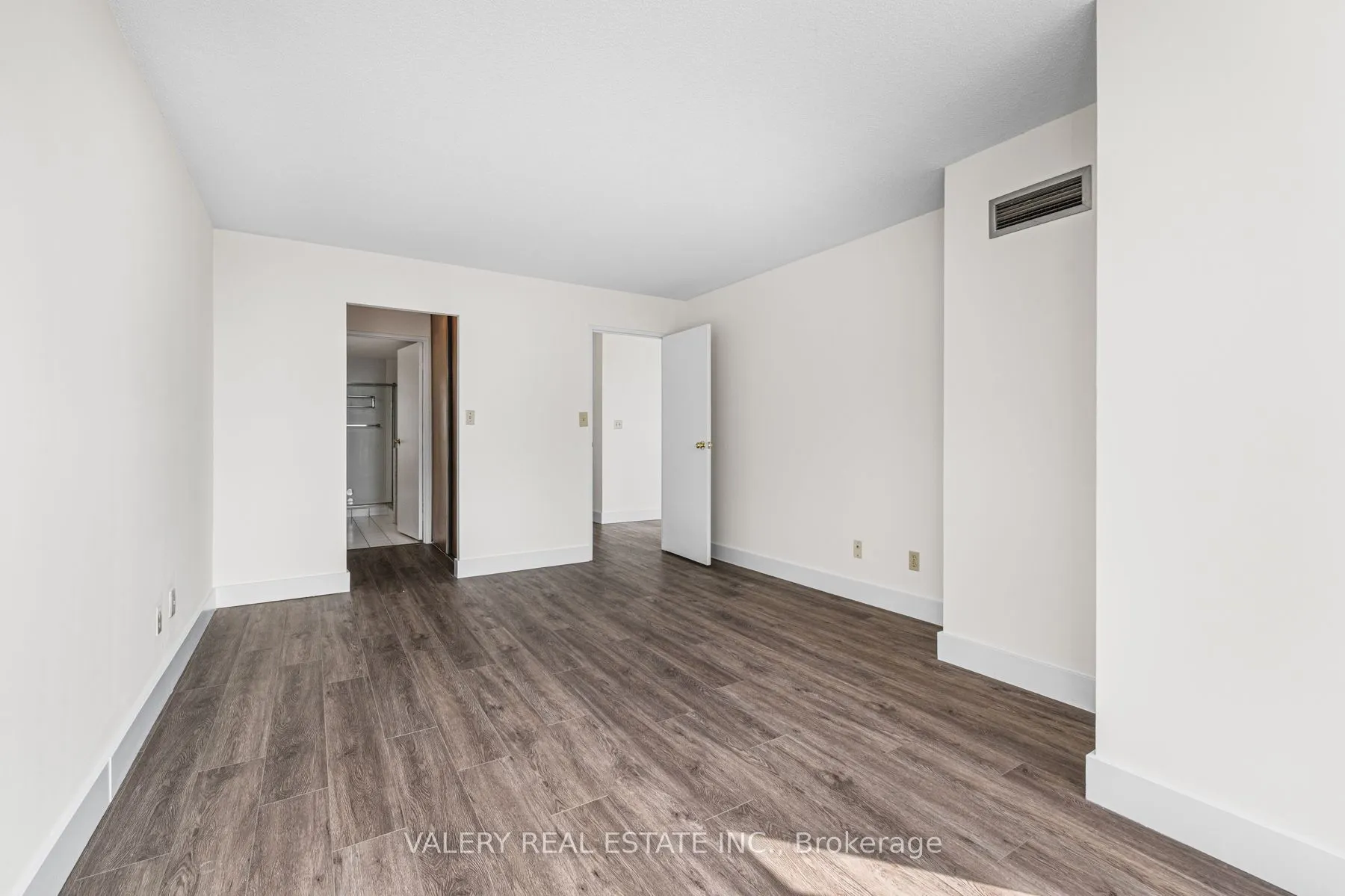 5765 Yonge Street, #1502