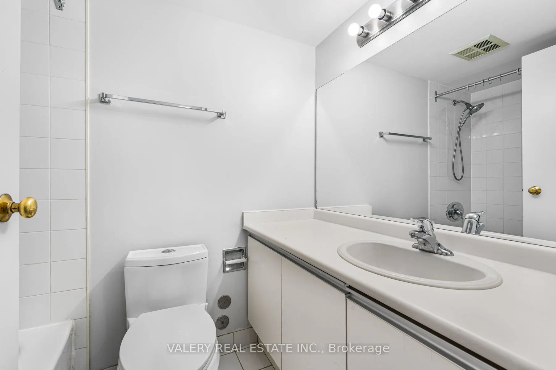 5765 Yonge Street, #1502