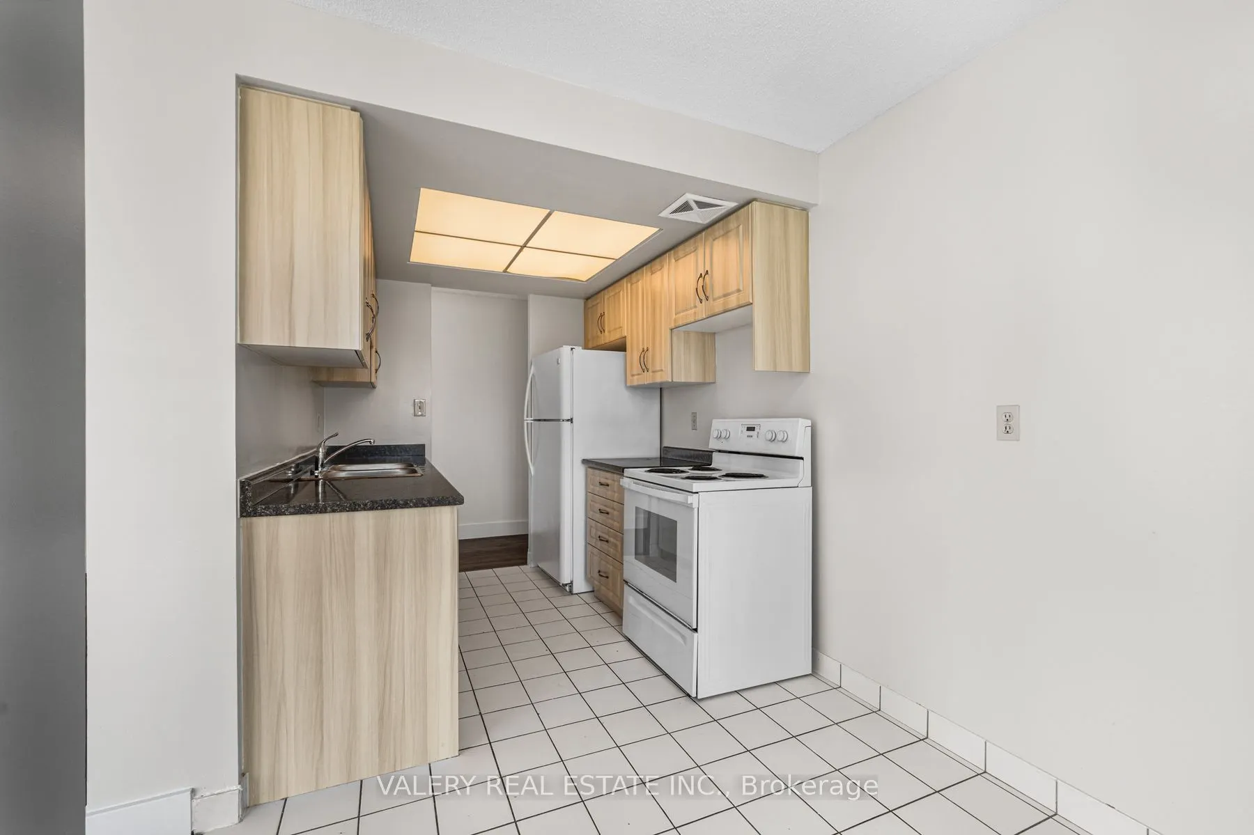 5765 Yonge Street, #1502