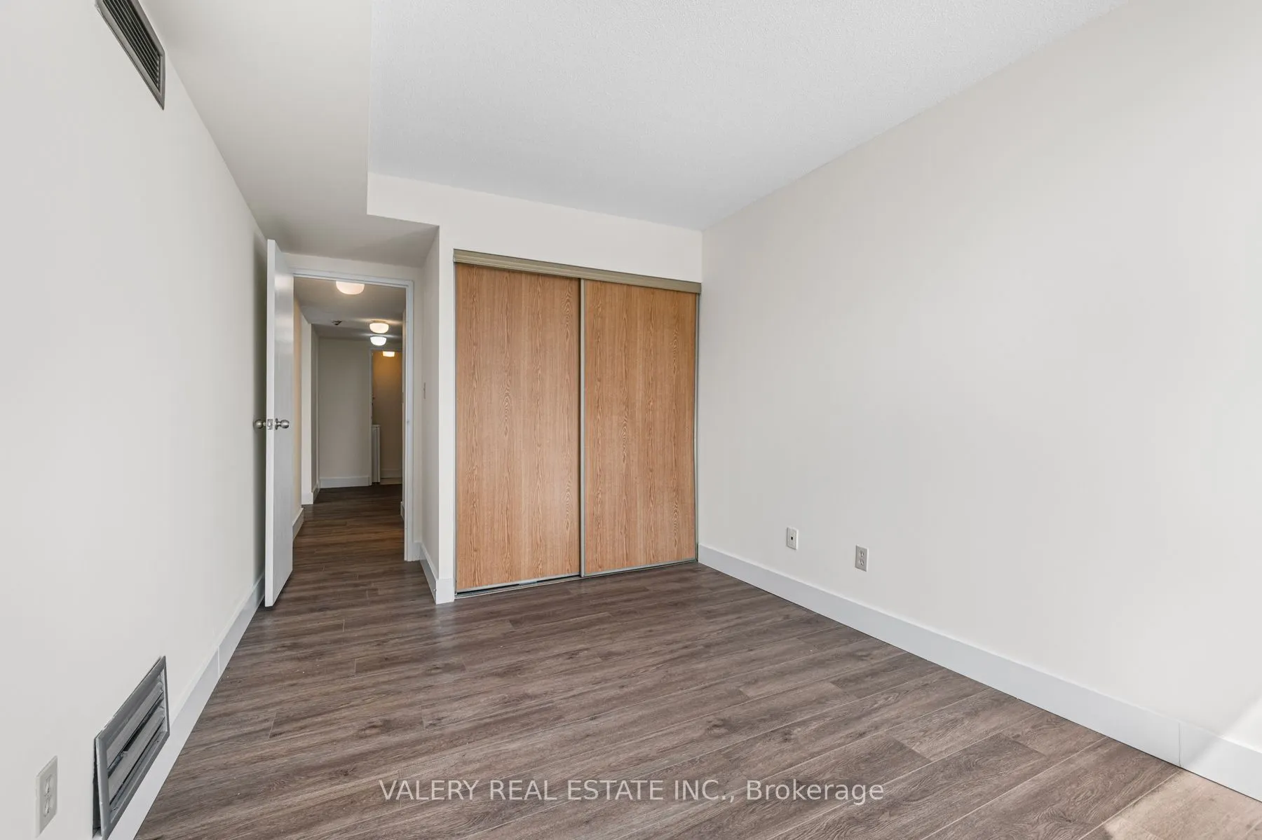 5765 Yonge Street, #1502